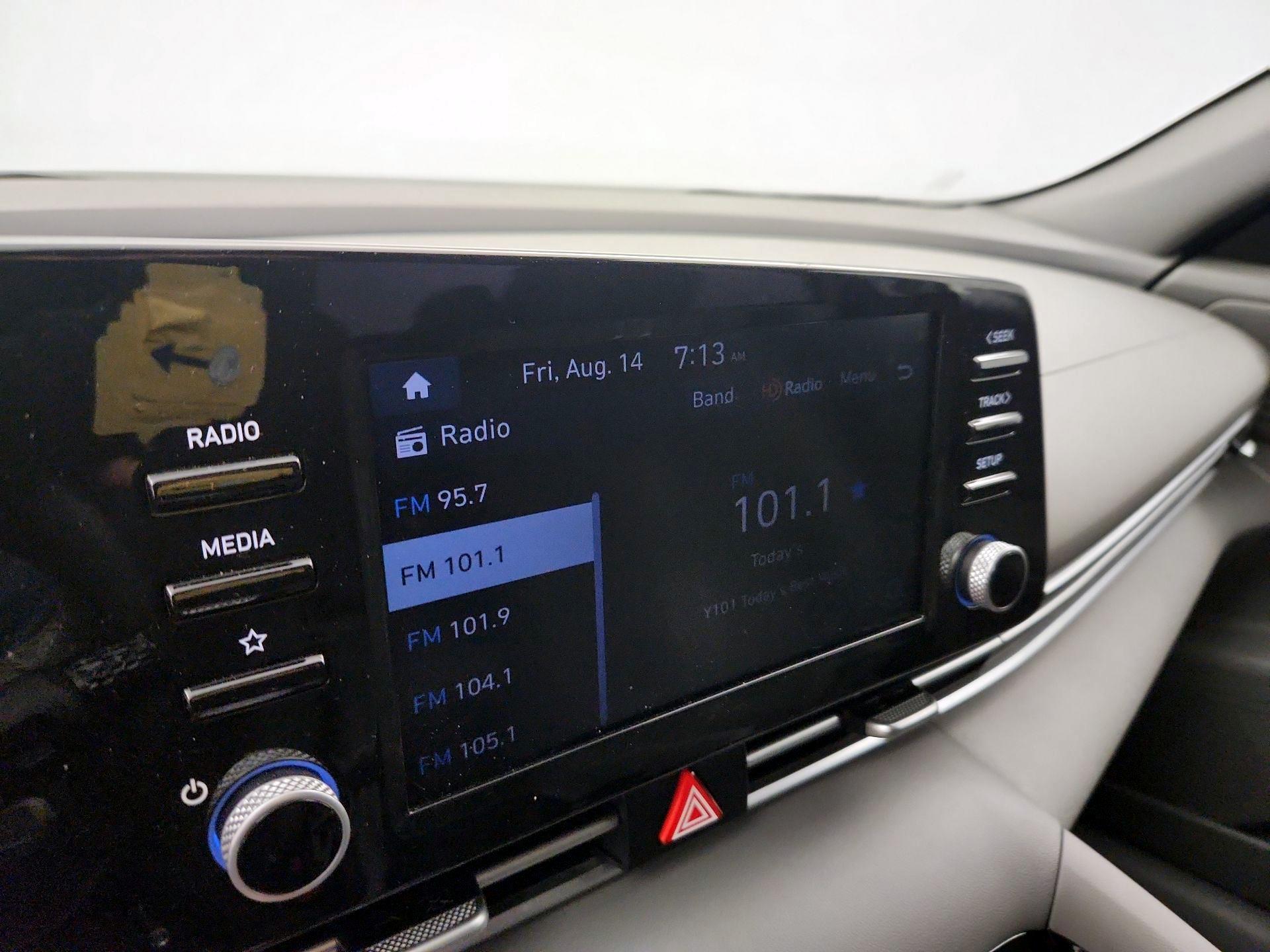 Thumbnail: 2022 Hyundai Elantra - 15