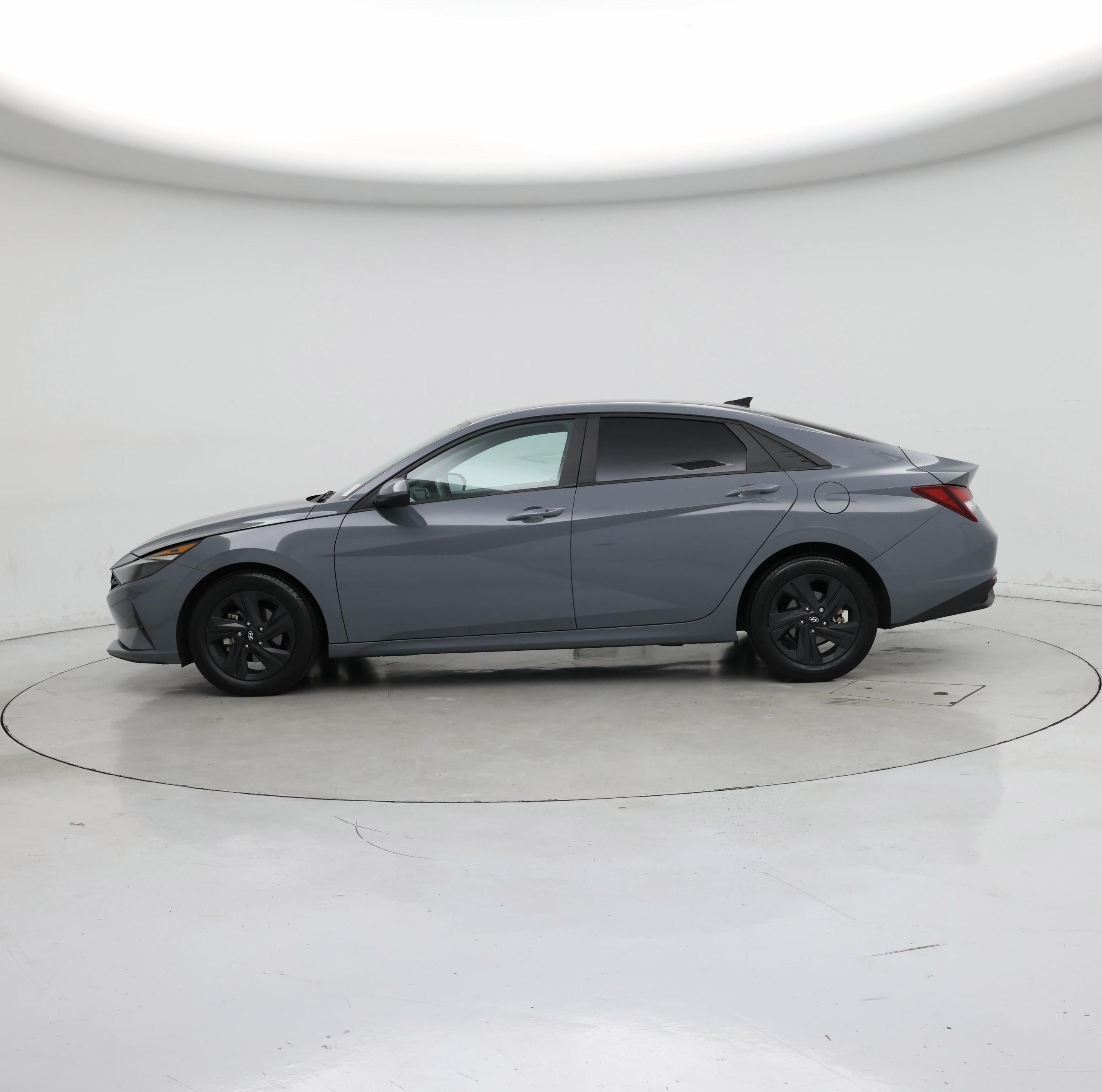 Thumbnail: 2022 Hyundai Elantra - 3