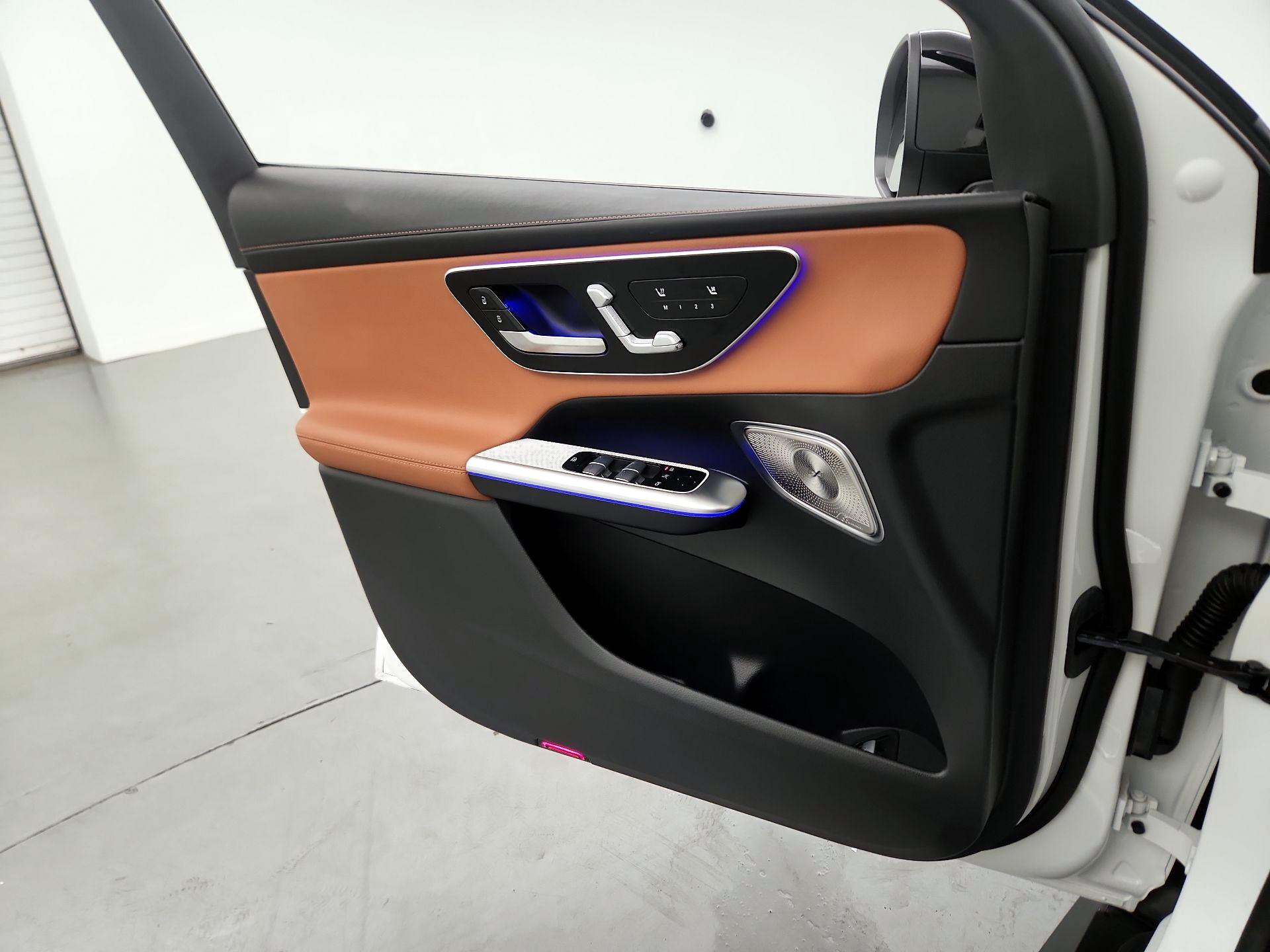 Thumbnail: 2025 Mercedes-Benz GLC - 12