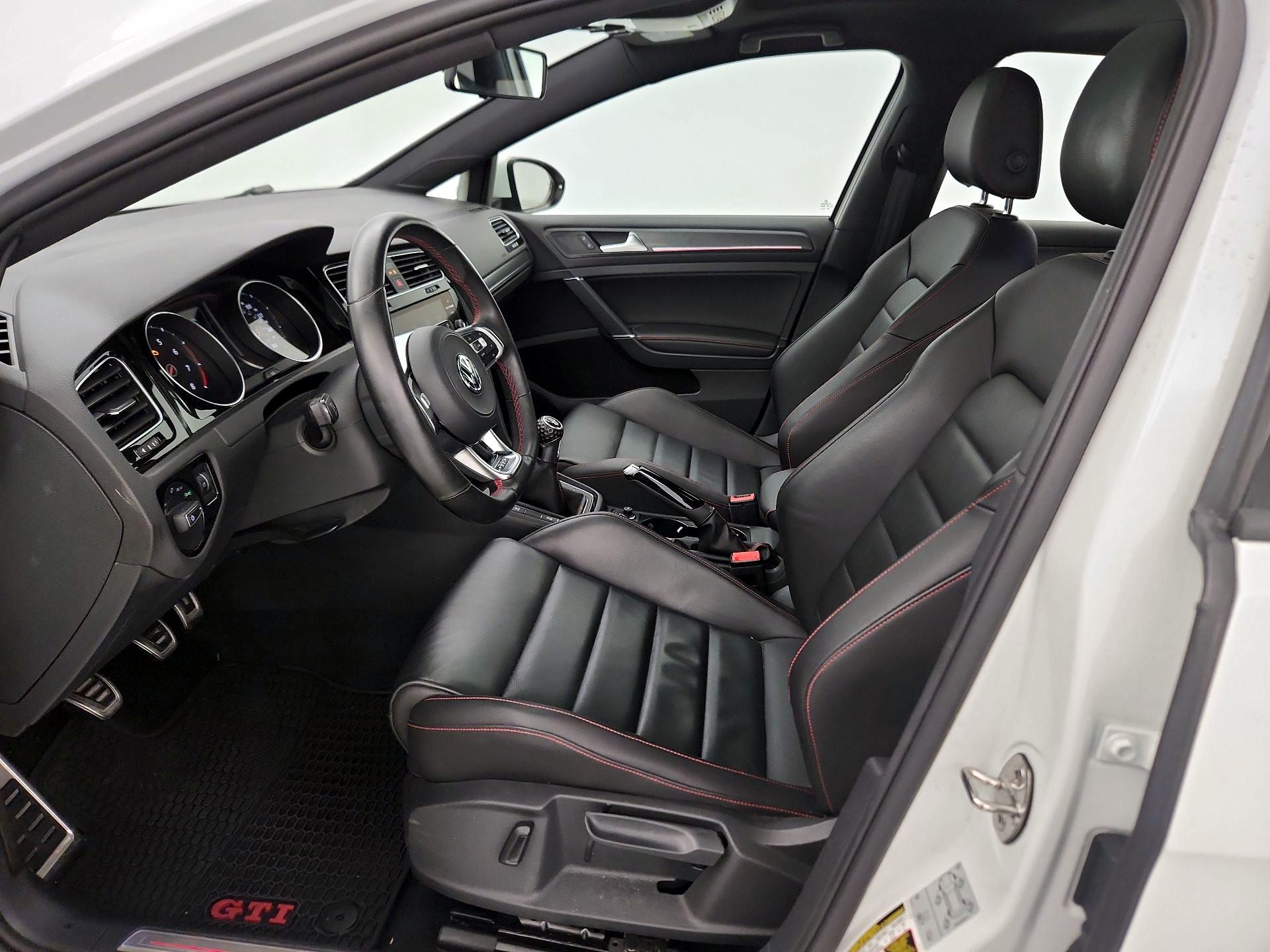 Thumbnail: 2019 Volkswagen Golf - 11