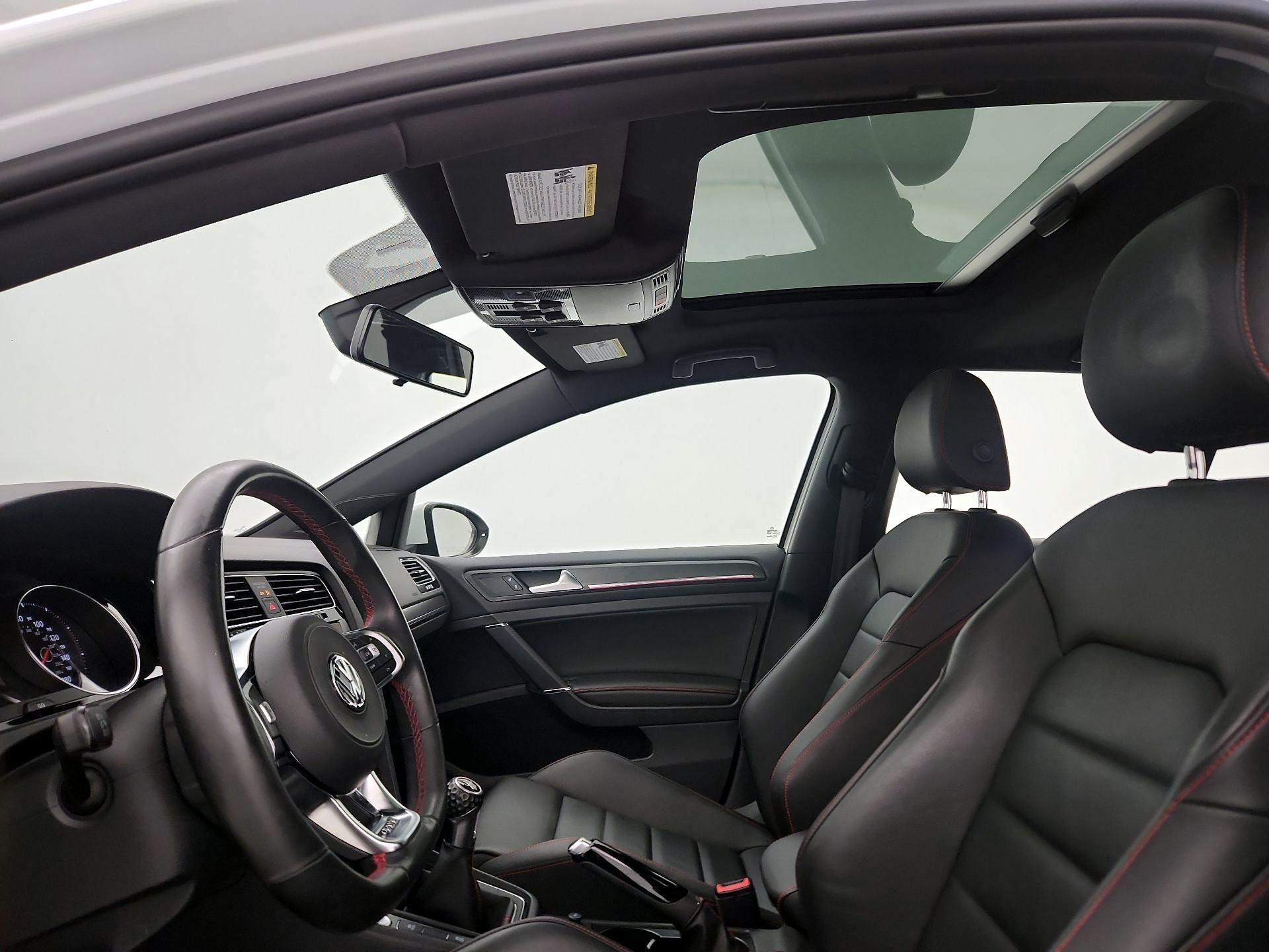 Thumbnail: 2019 Volkswagen Golf - 19