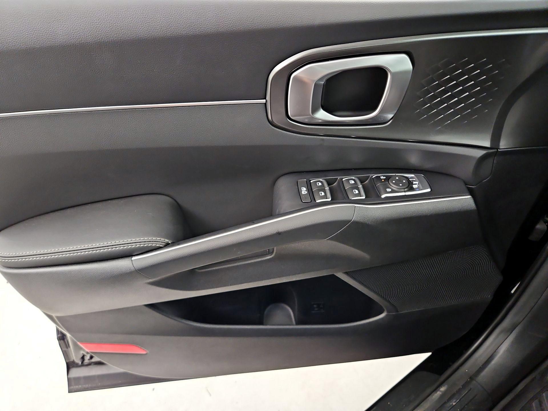 Thumbnail: 2026 Kia Sorento - 12
