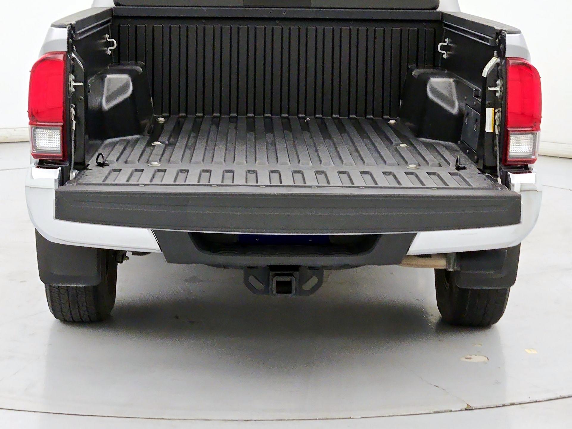 Thumbnail: 2021 Toyota Tacoma - 20