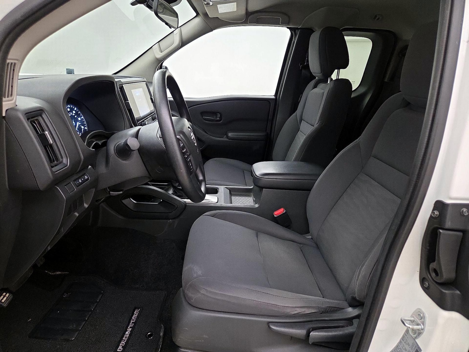 2025 Nissan Frontier S - Photo 12