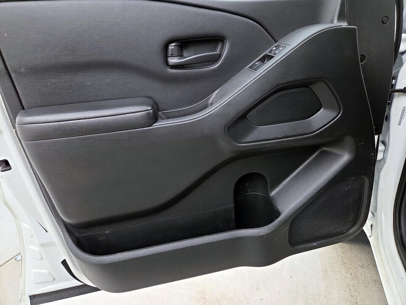 2025 Nissan Frontier S - Photo 13