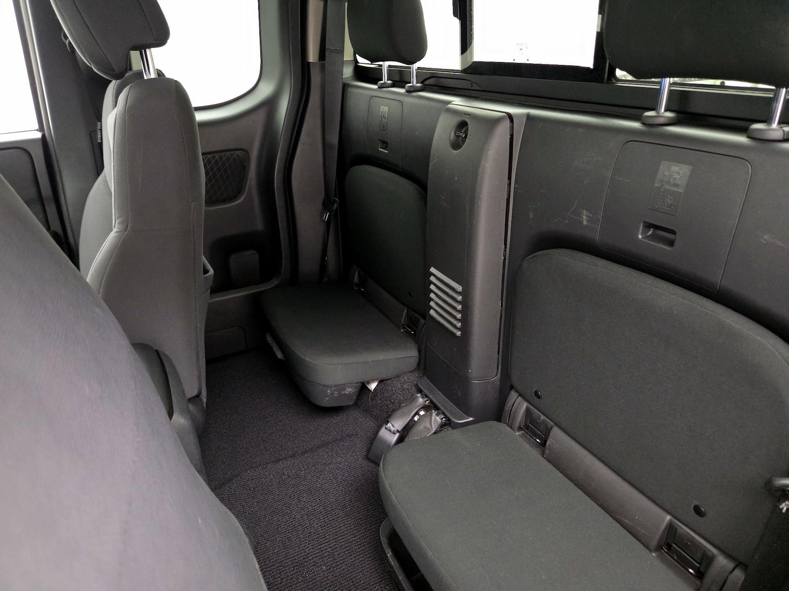 2025 Nissan Frontier S - Photo 20