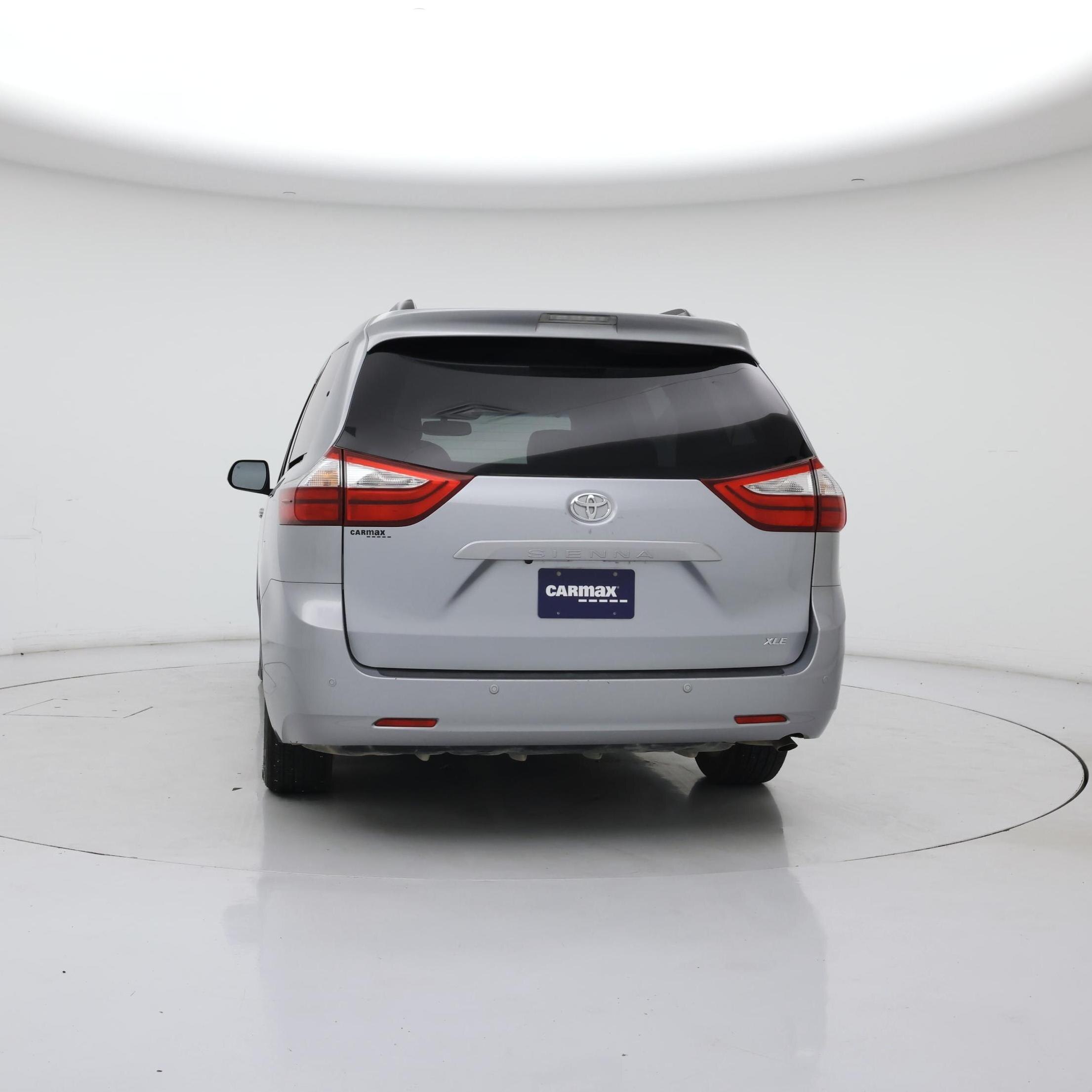 Thumbnail: 2017 Toyota Sienna - 6