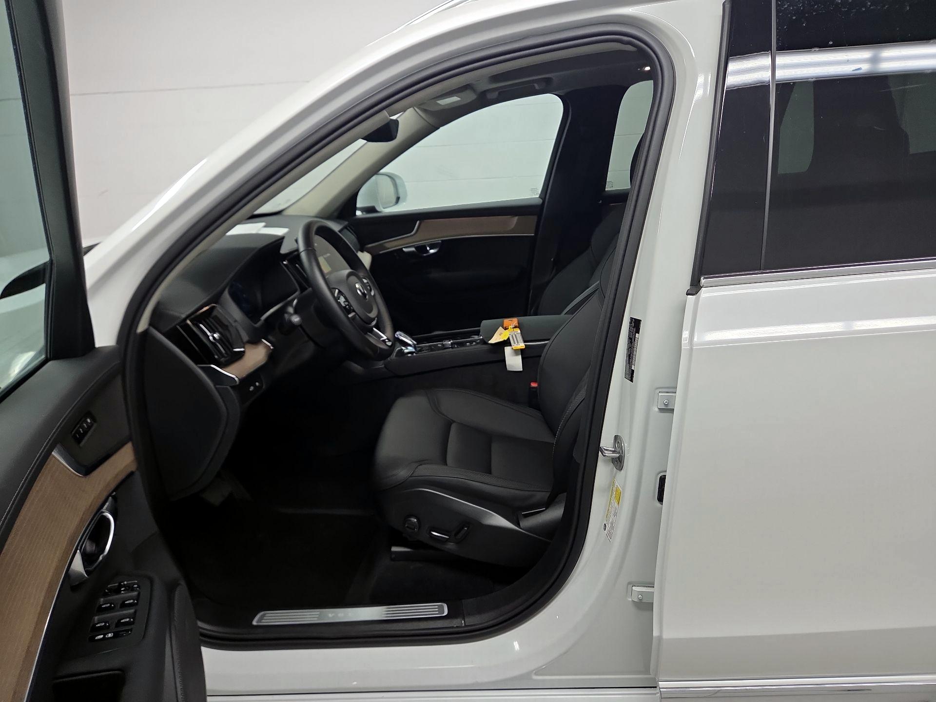 Thumbnail: 2025 Volvo XC90 - 9