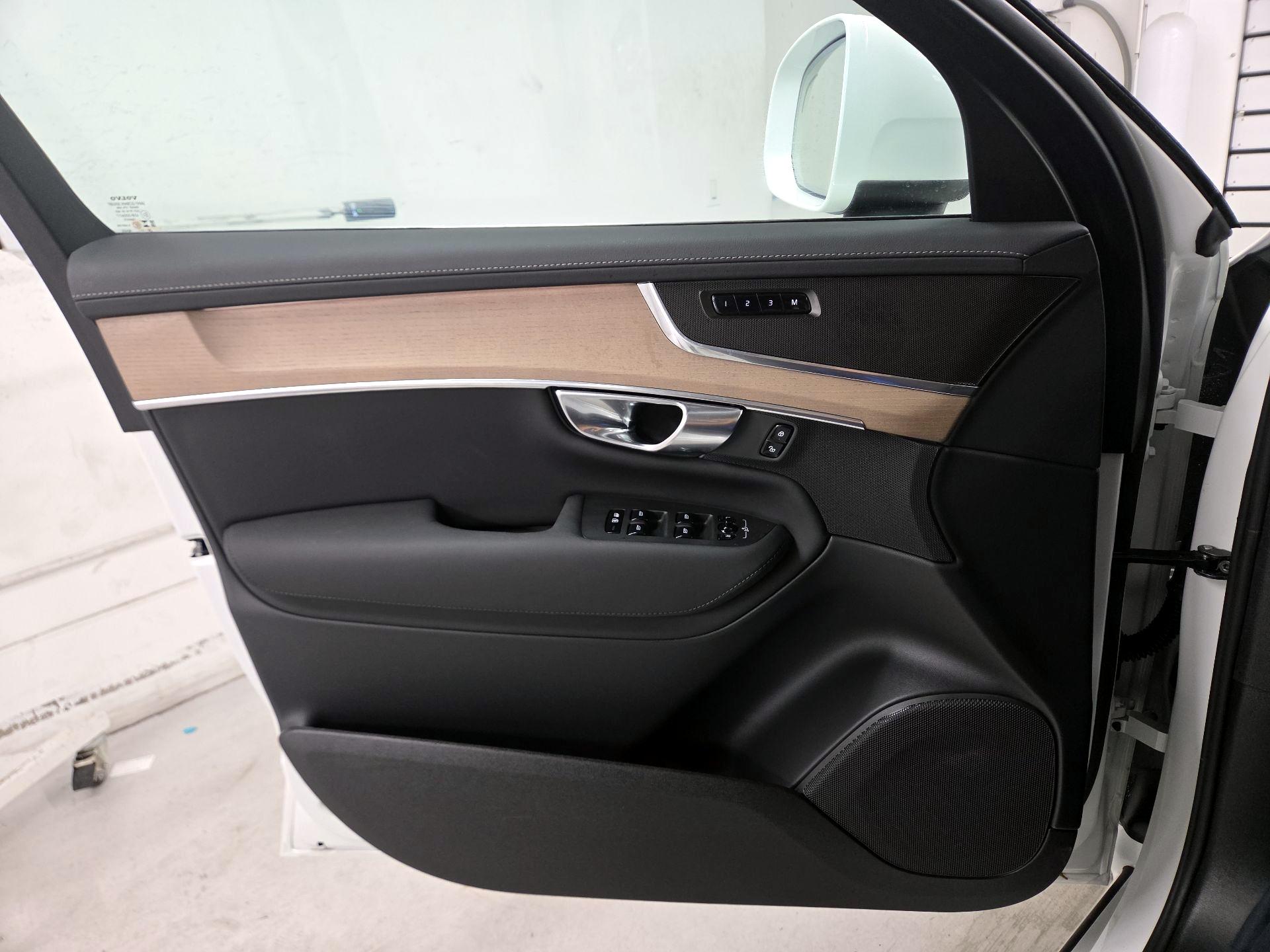 Thumbnail: 2025 Volvo XC90 - 10