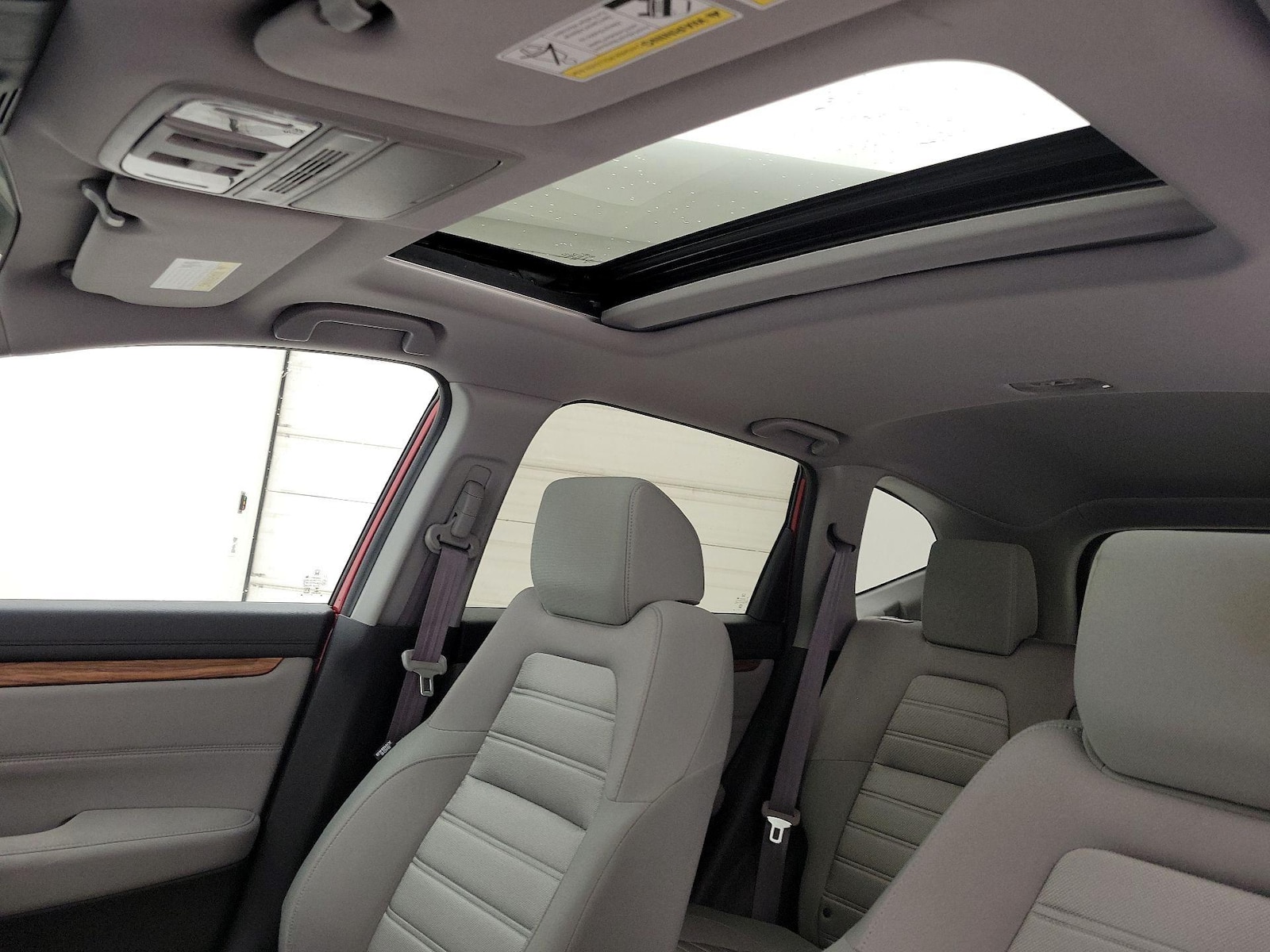 Sunroof(s) & Overhead Airbags