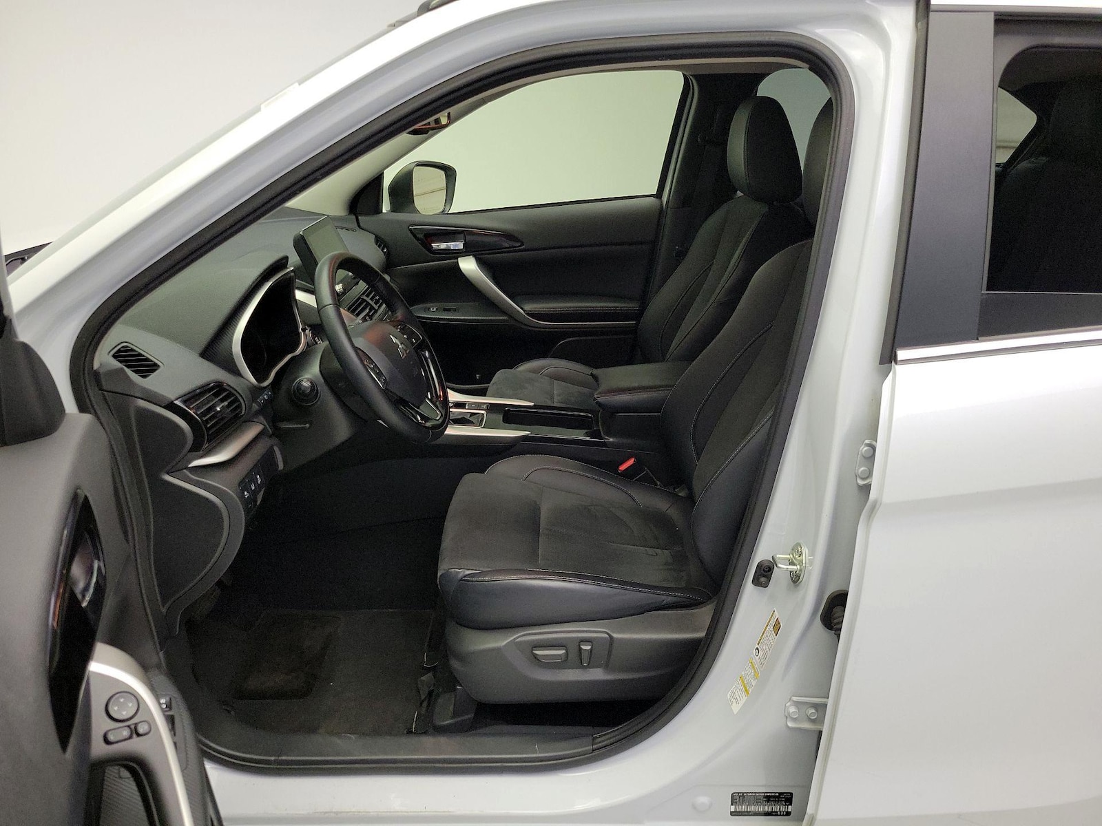 2024 Mitsubishi Eclipse Cross SE - Photo 12