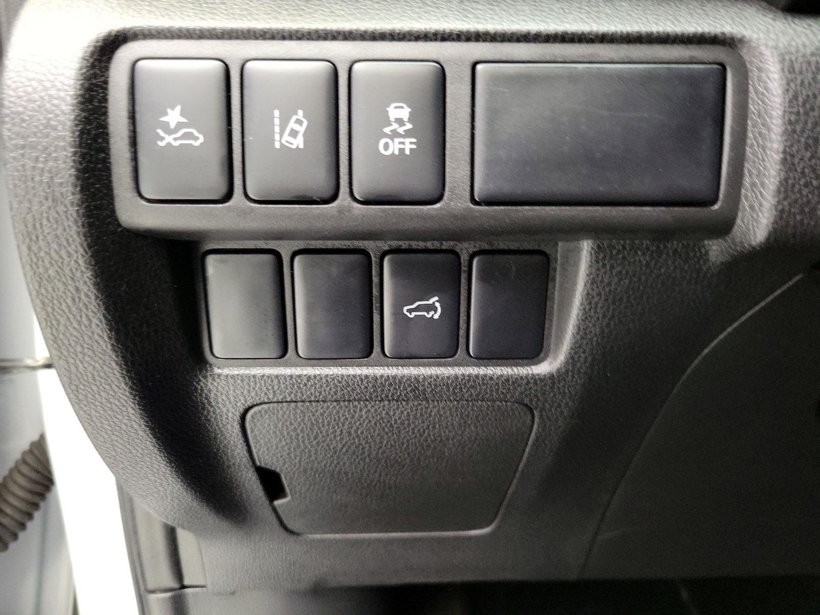 2024 Mitsubishi Eclipse Cross SE - Photo 14