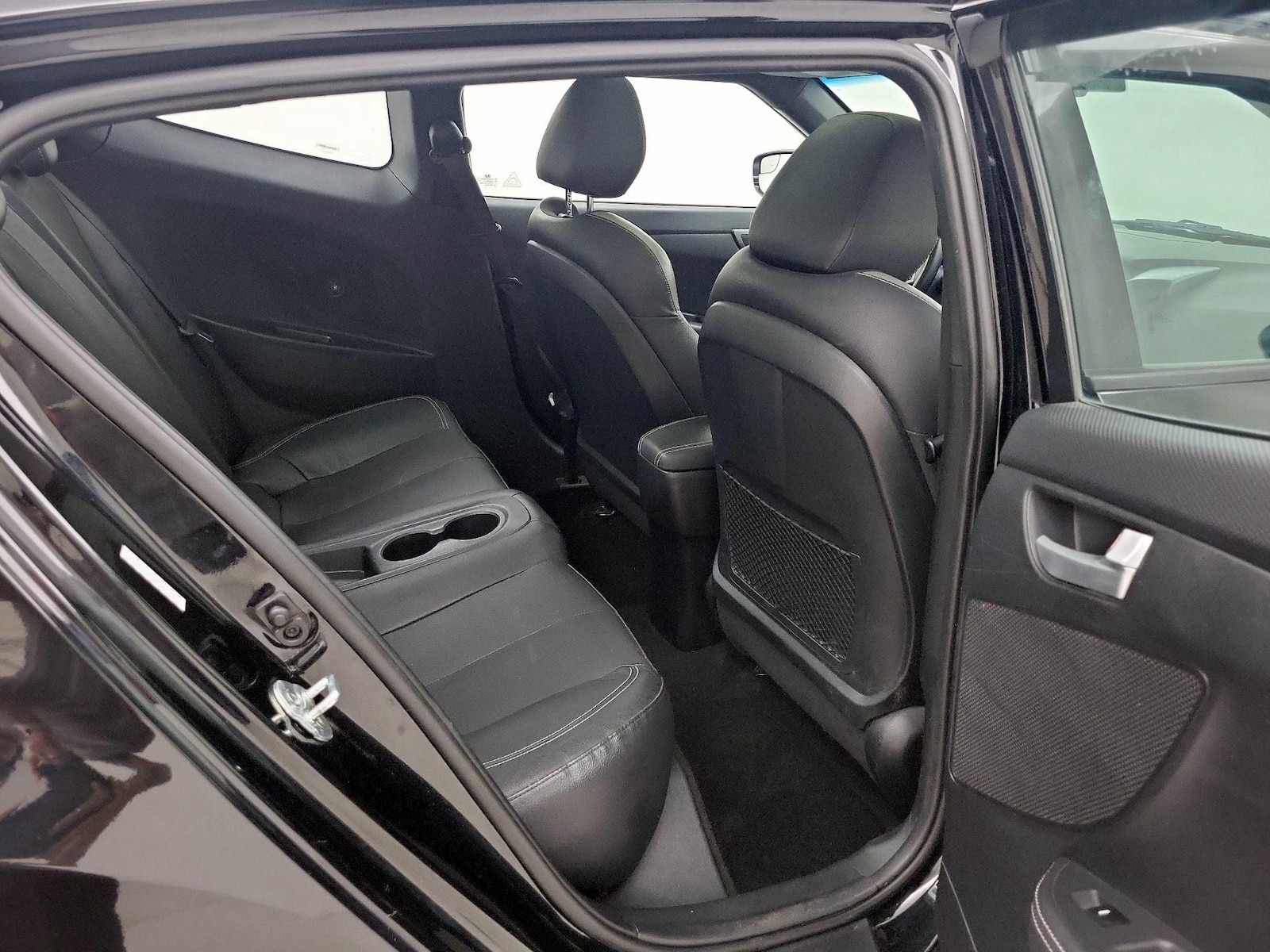 2016 Hyundai Veloster - Photo 21