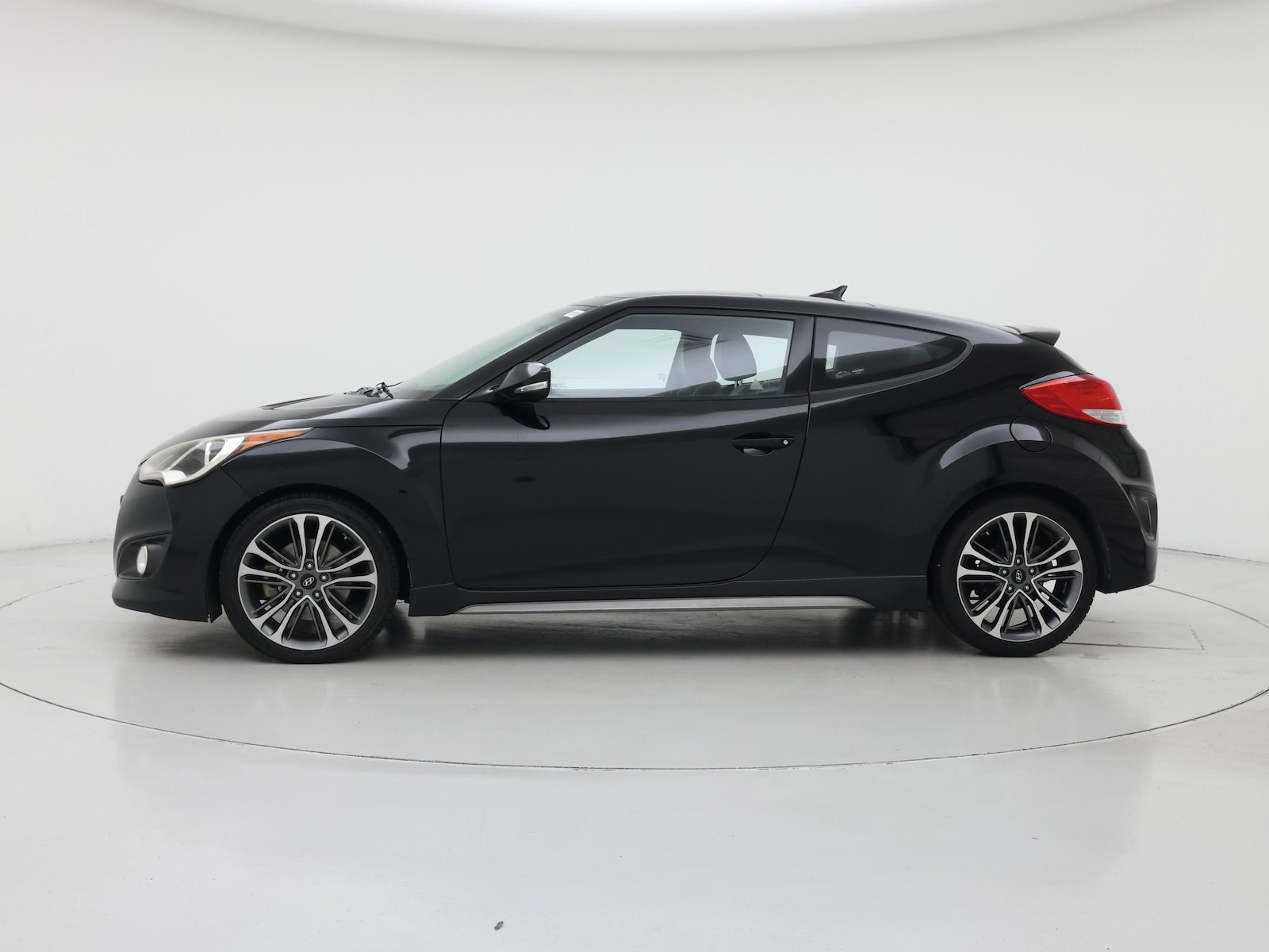 2016 Hyundai Veloster - Photo 4