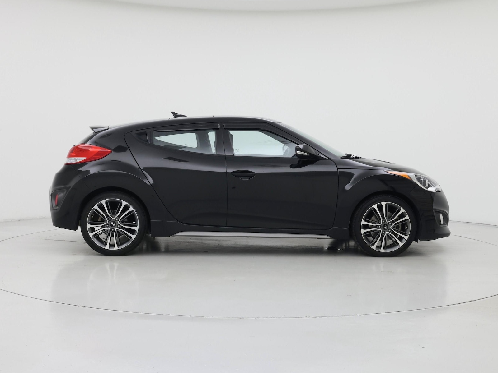 2016 Hyundai Veloster - Photo 8