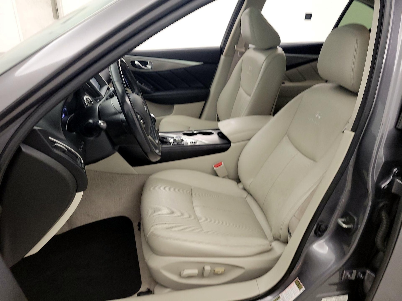 Power Seat(s) & Side Airbags