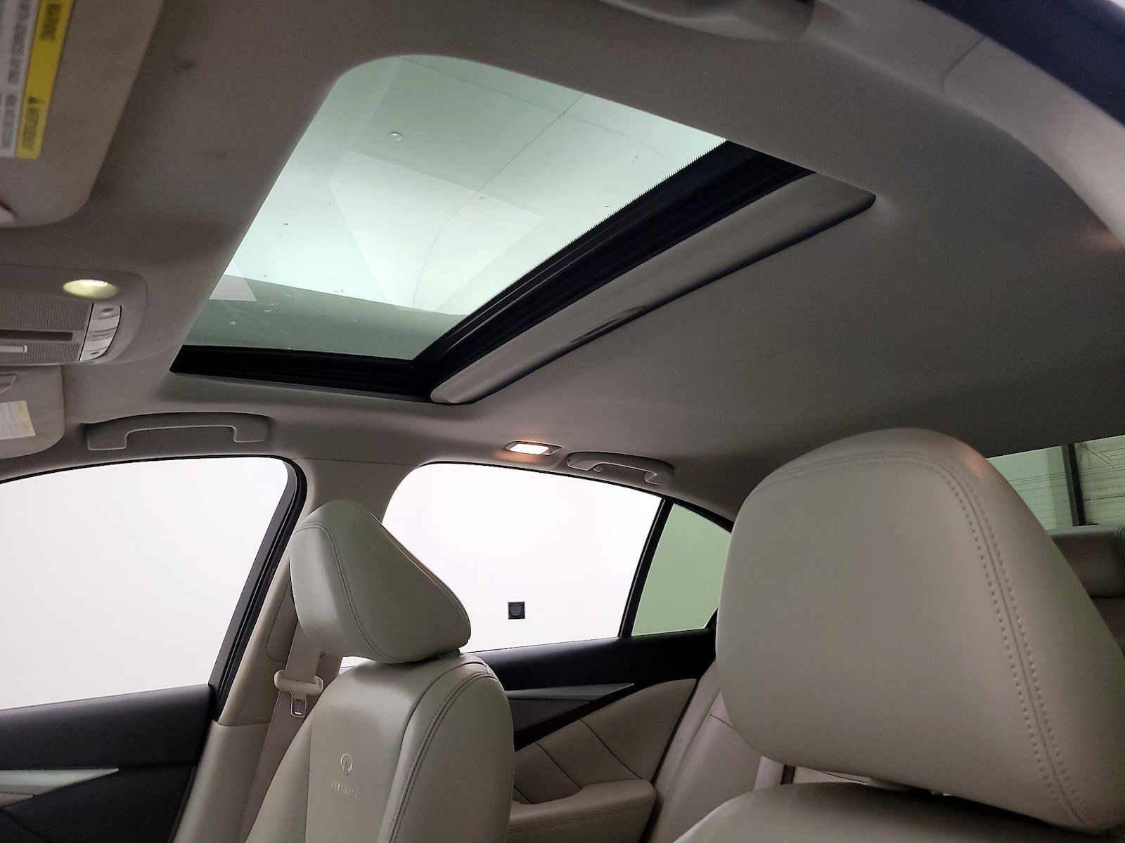 Sunroof(s) & Overhead Airbags