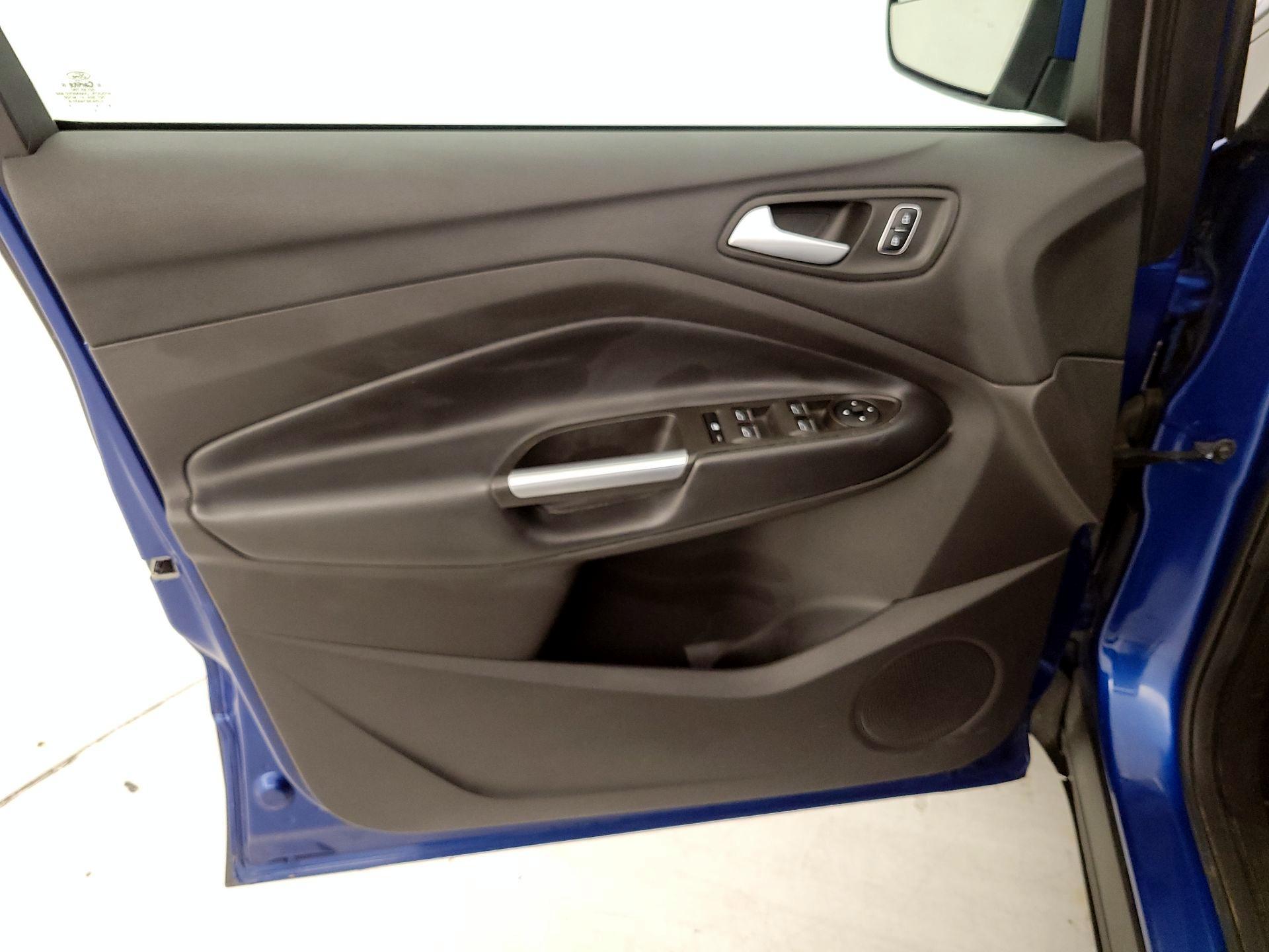 Thumbnail: 2019 Ford Escape - 12