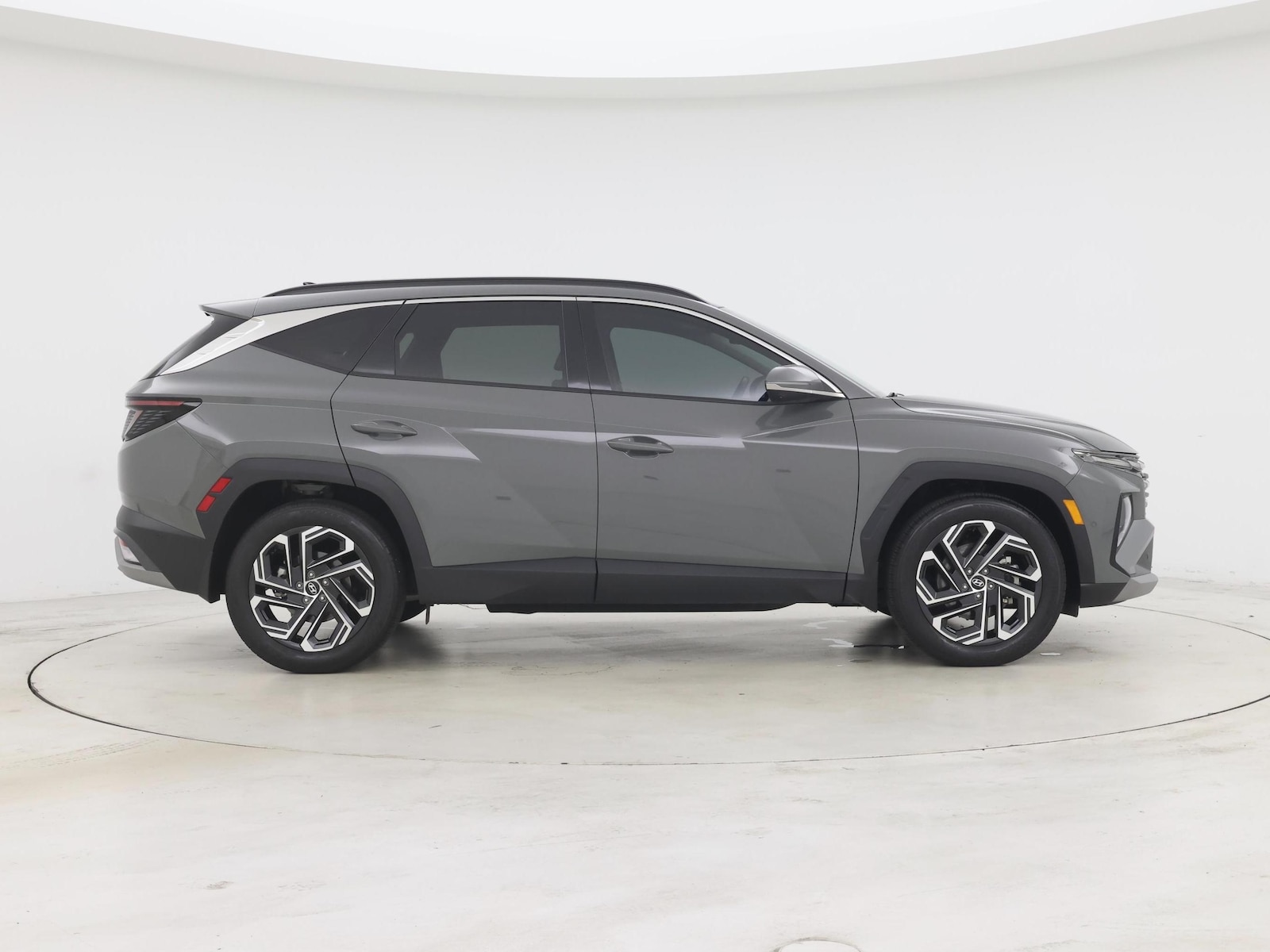 2025 Hyundai Tucson Limited - Photo 8