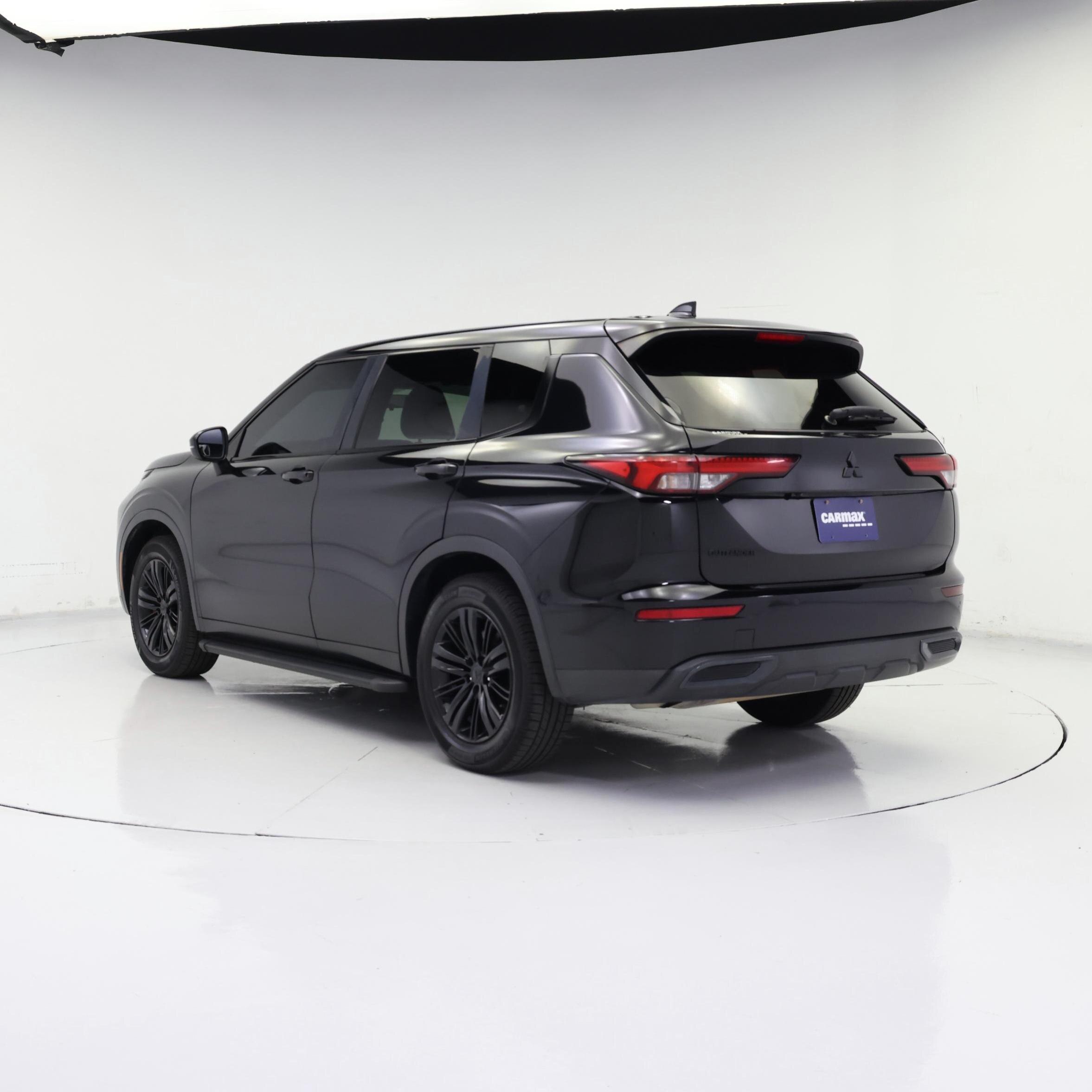 Thumbnail: 2022 Mitsubishi Outlander - 2