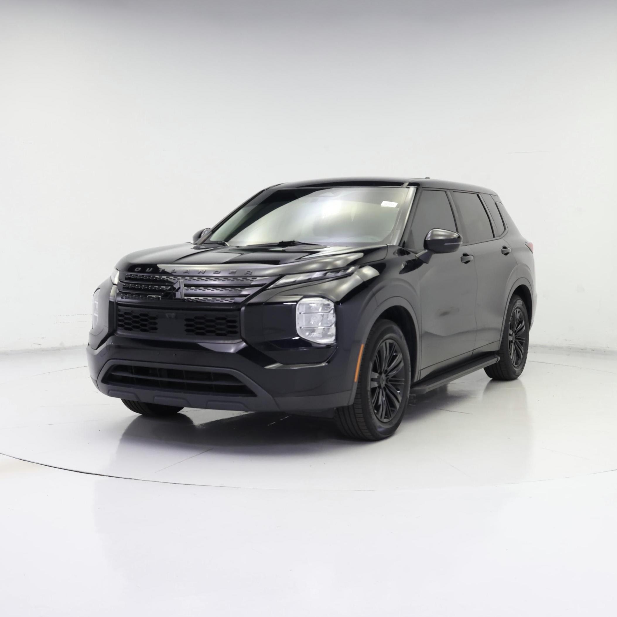 Thumbnail: 2022 Mitsubishi Outlander - 4