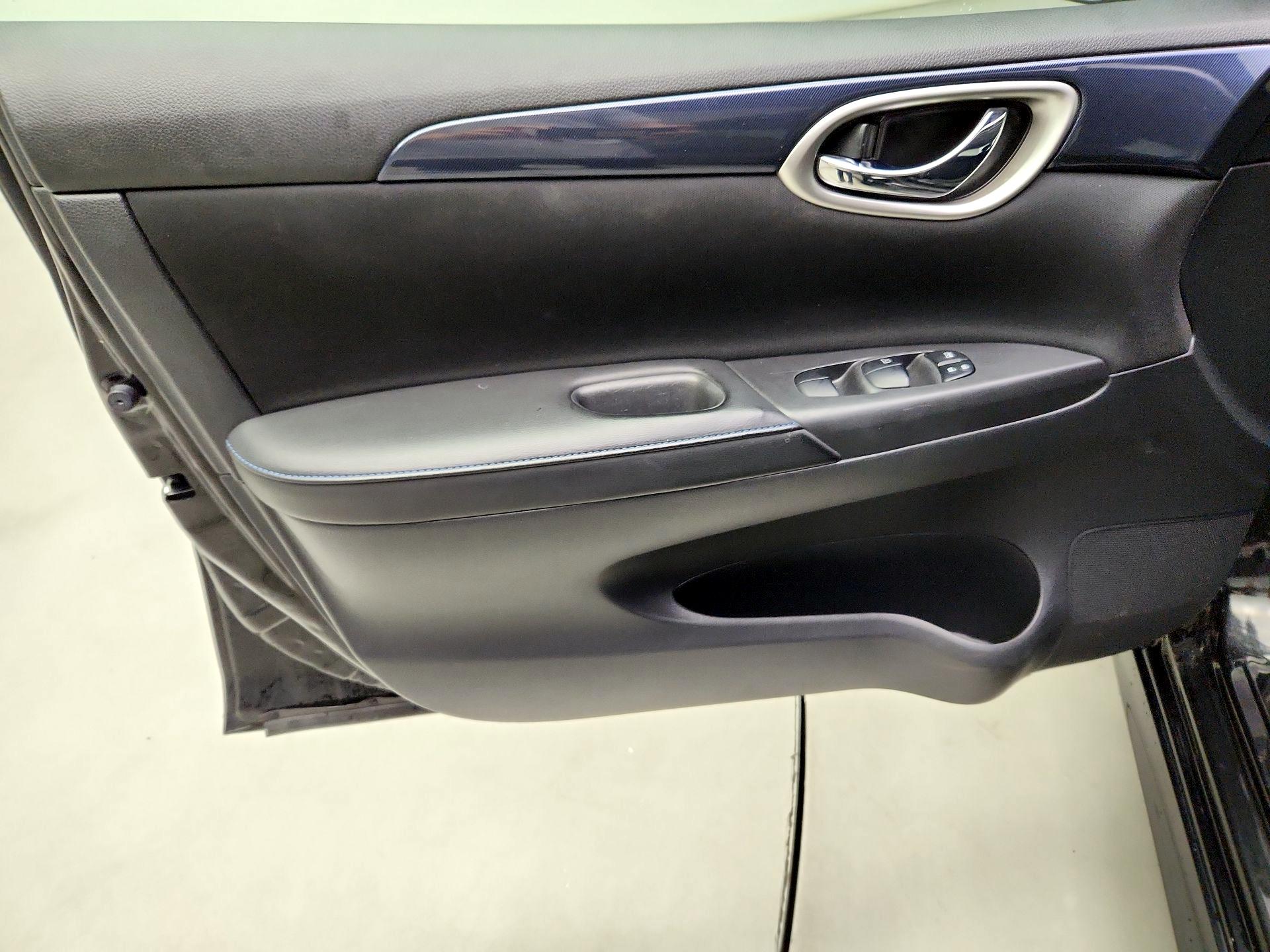 Thumbnail: 2019 Nissan Sentra - 10