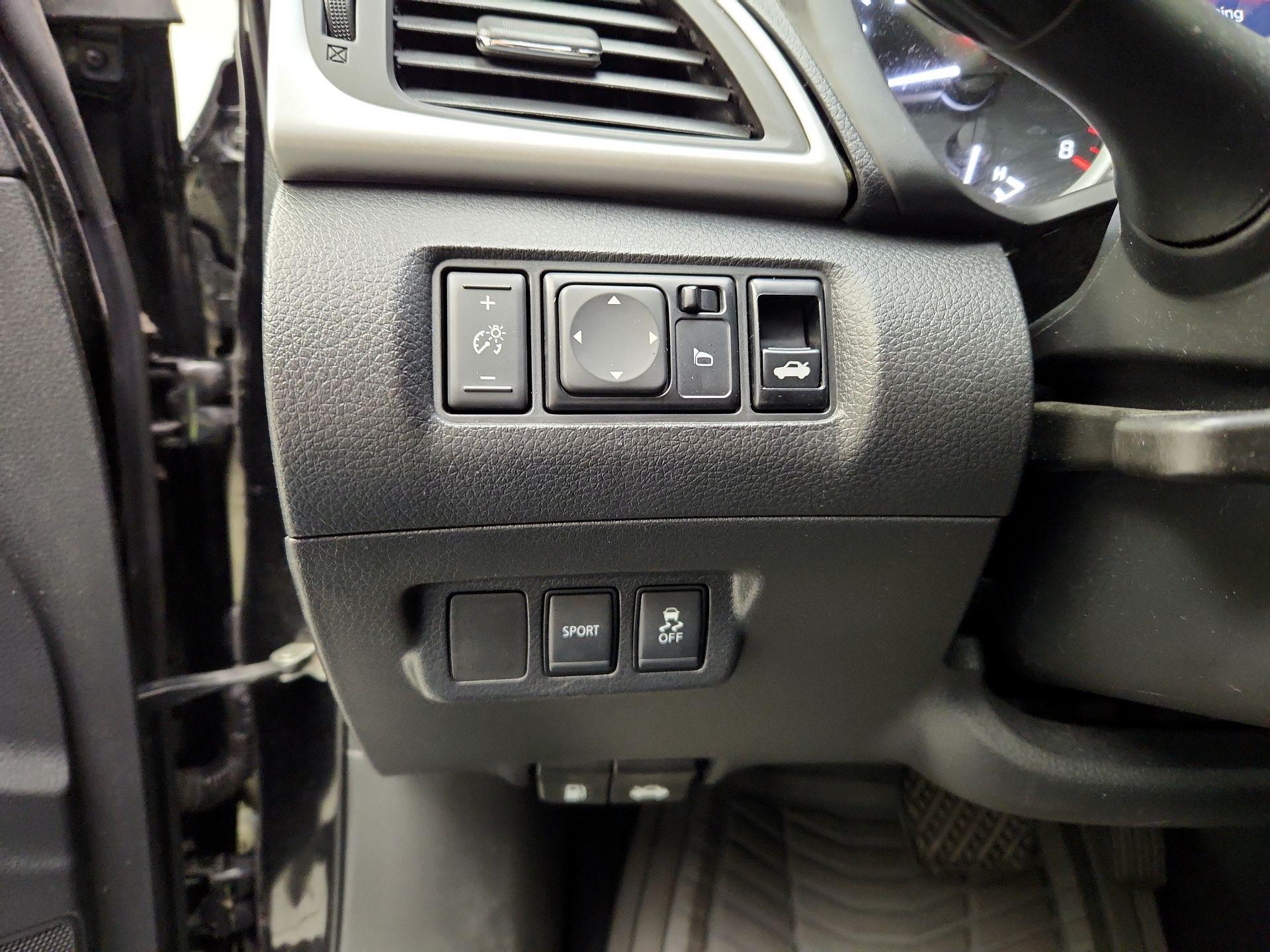 Thumbnail: 2019 Nissan Sentra - 11