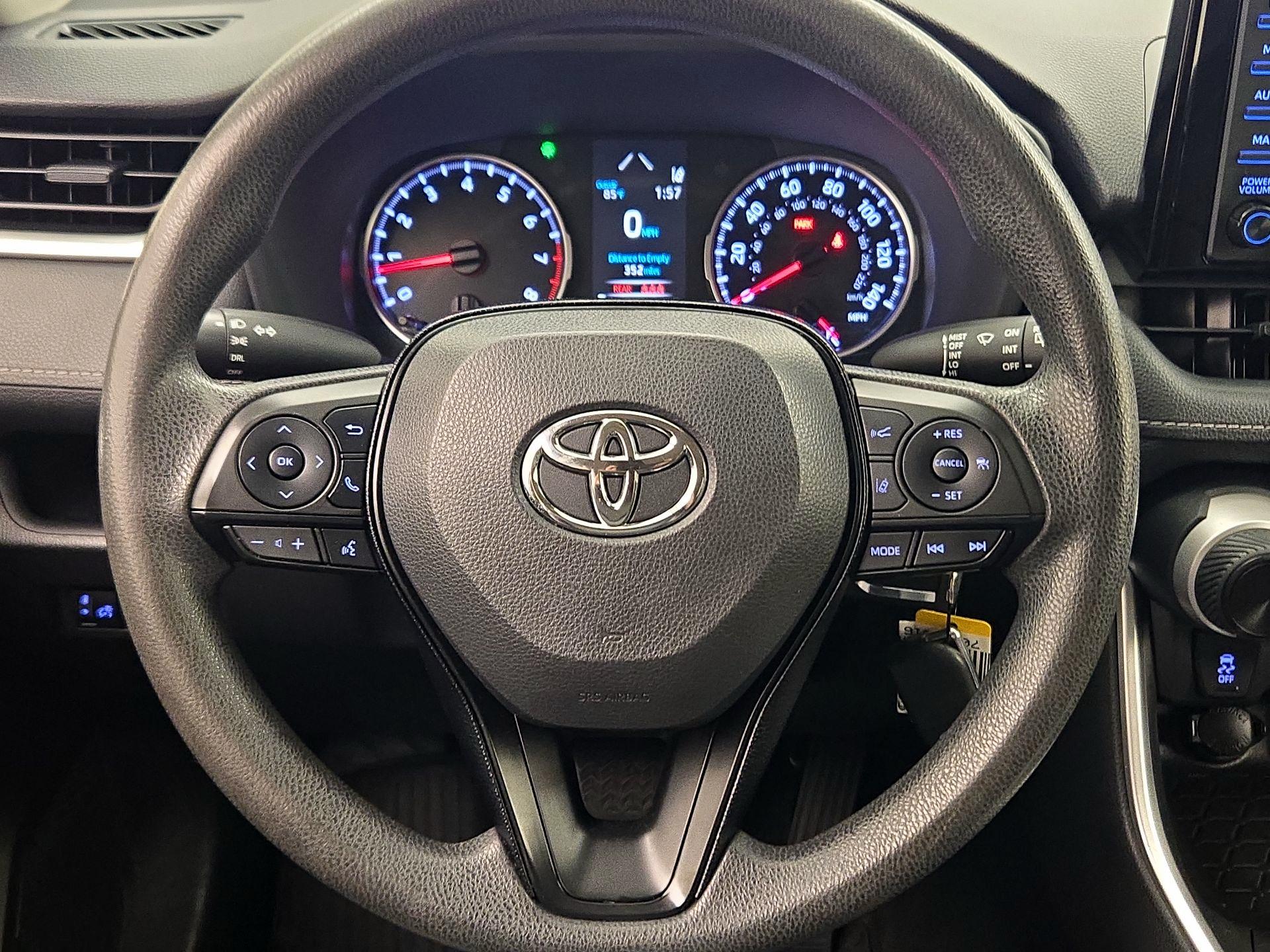 Thumbnail: 2019 Toyota RAV4 - 10