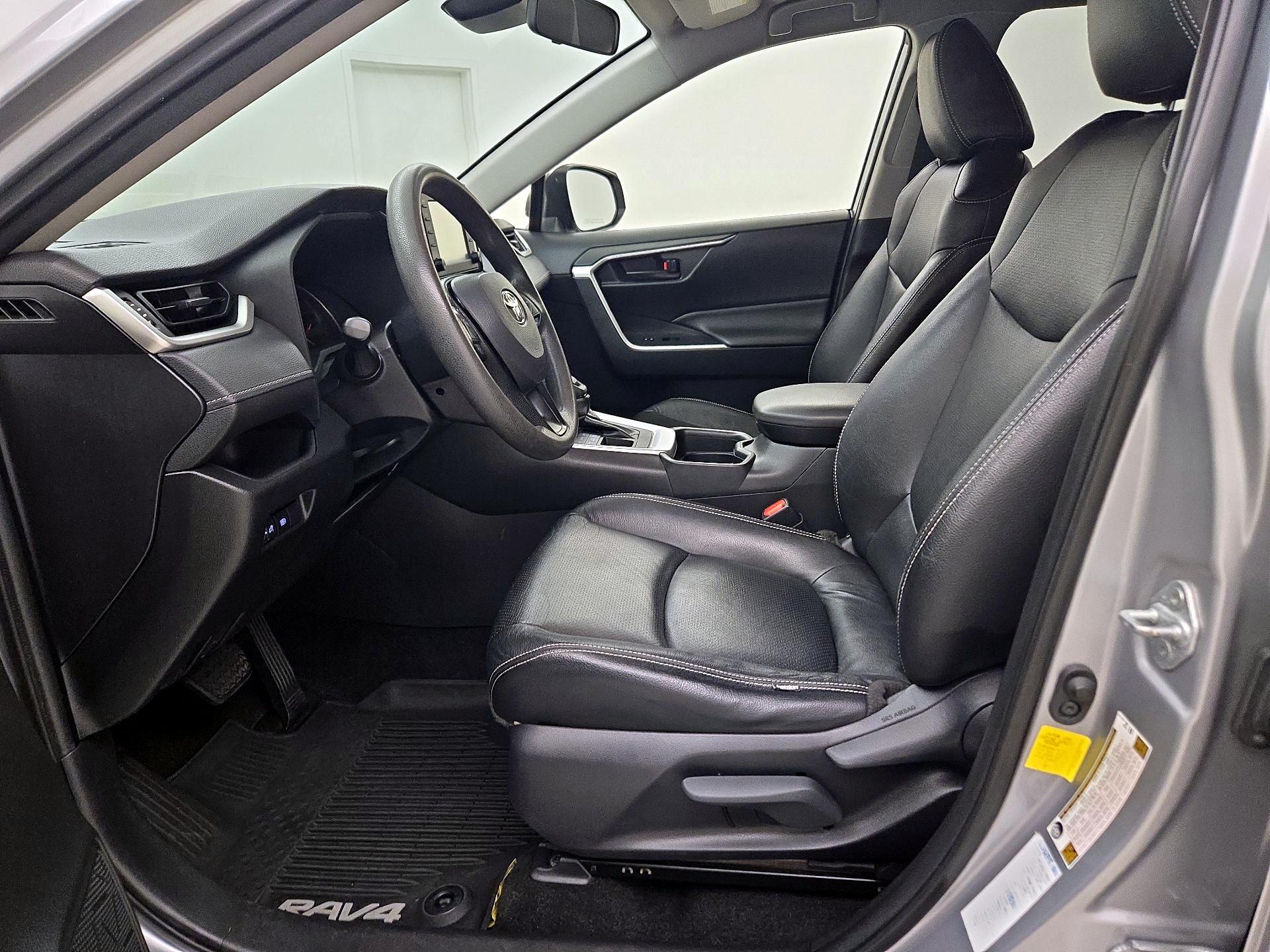 Thumbnail: 2019 Toyota RAV4 - 11
