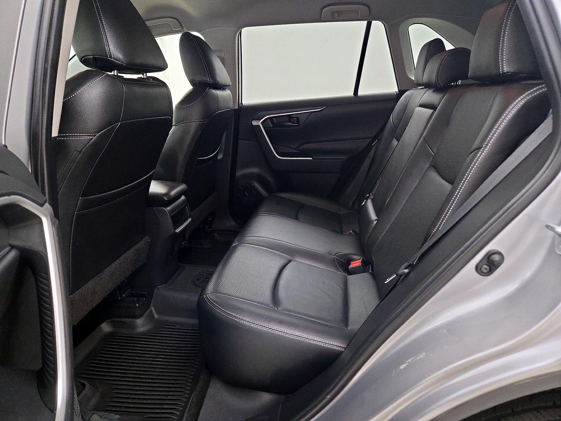 Thumbnail: 2019 Toyota RAV4 - 19
