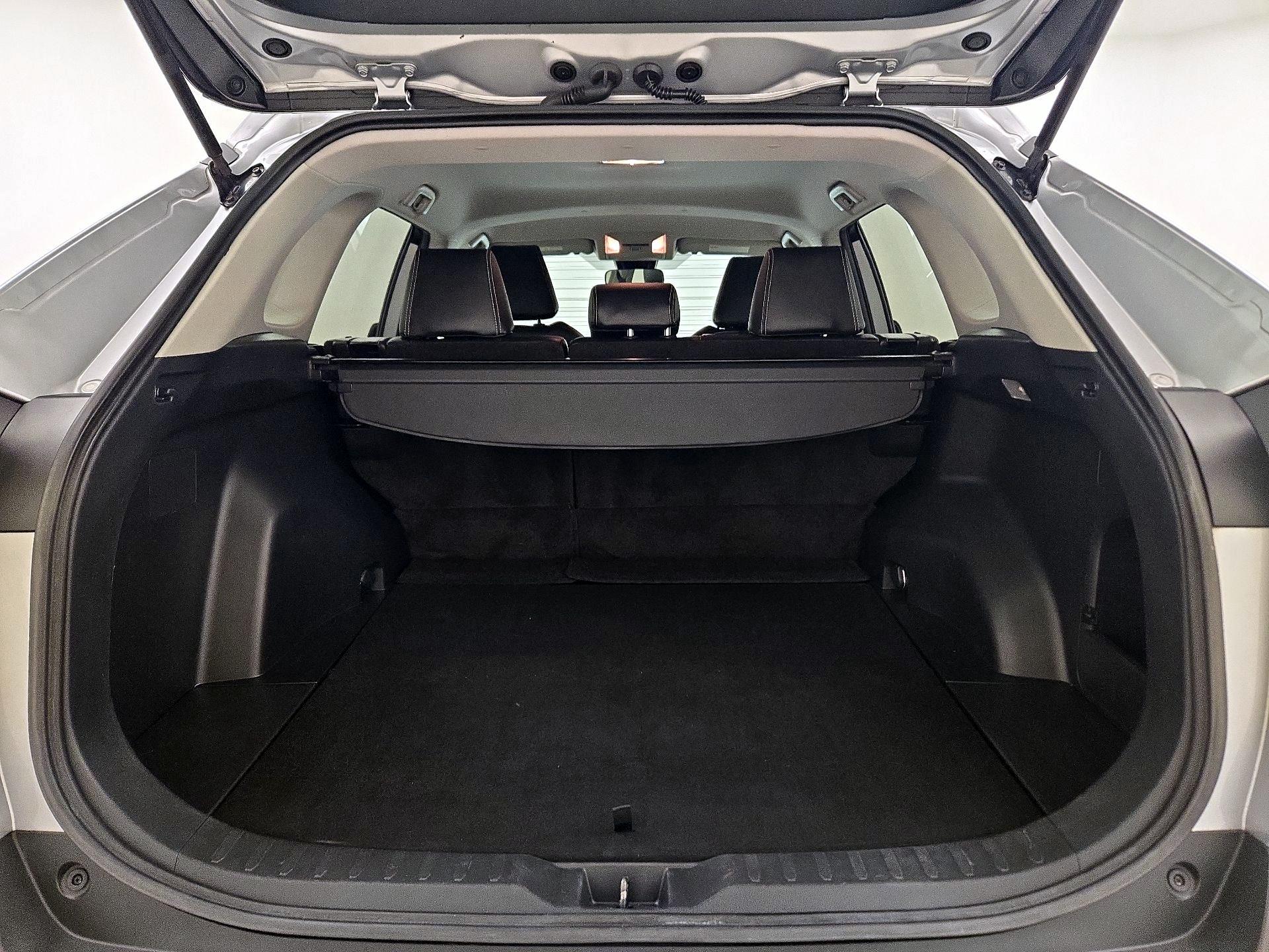 Thumbnail: 2019 Toyota RAV4 - 20