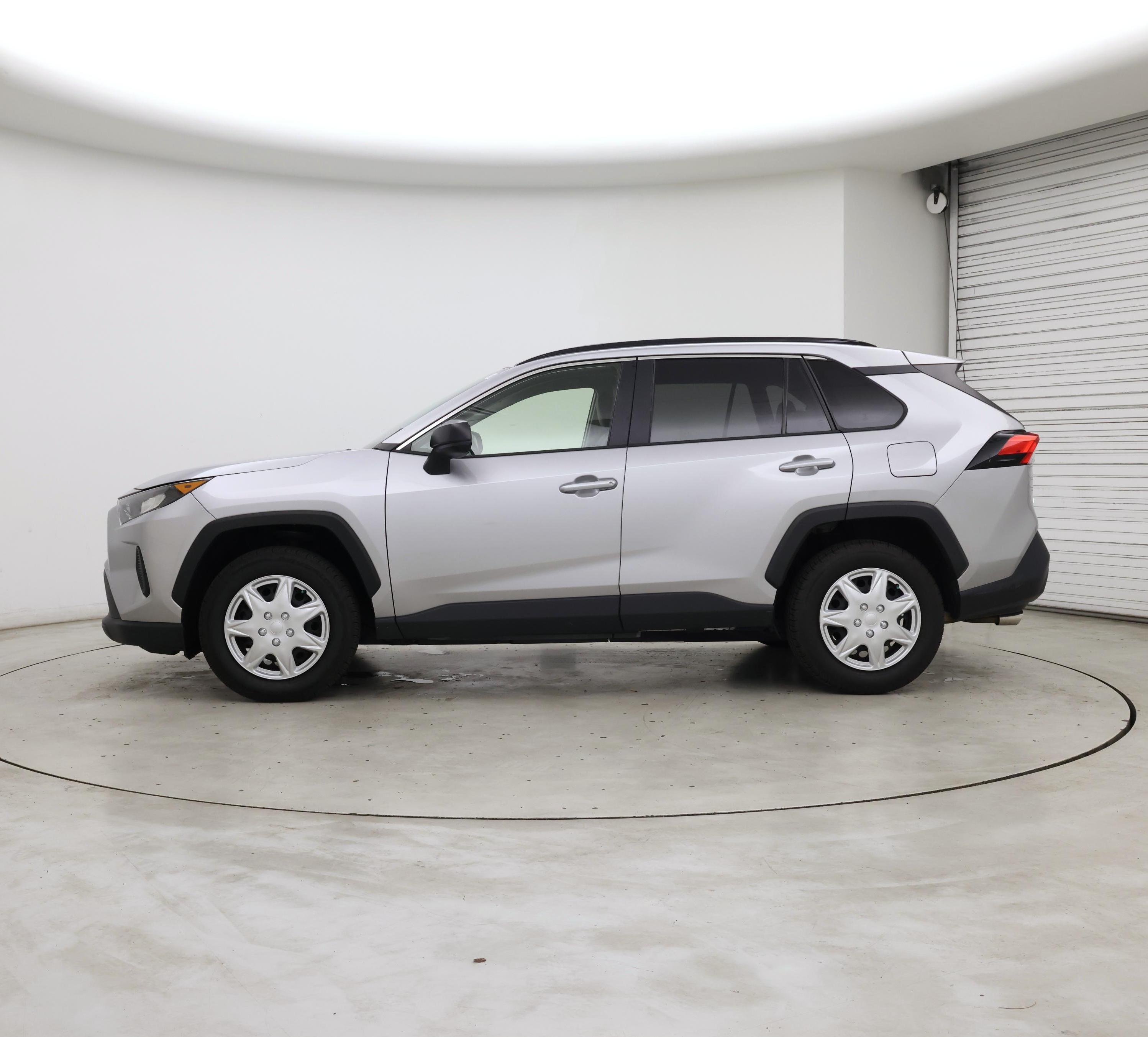 Thumbnail: 2019 Toyota RAV4 - 3