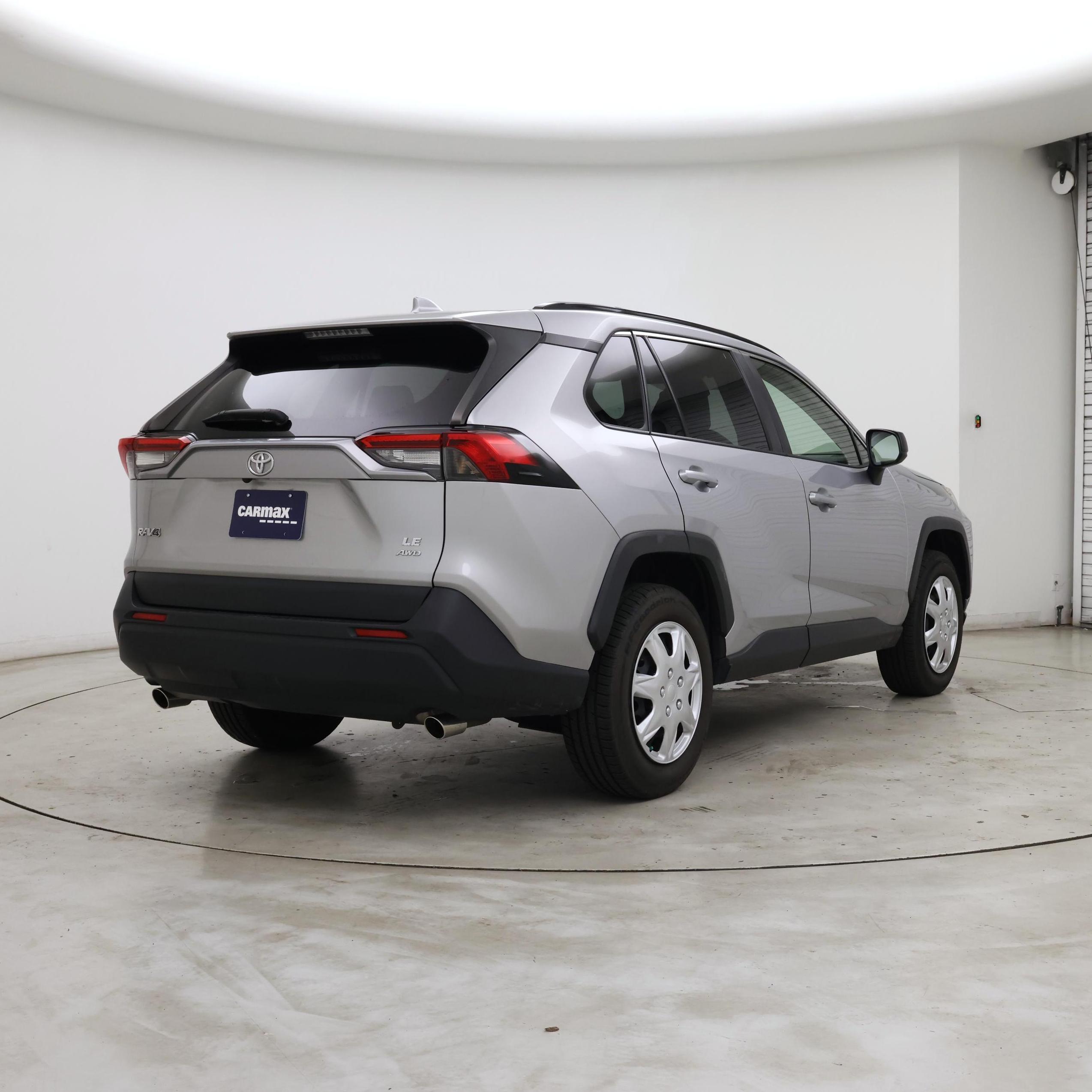 Thumbnail: 2019 Toyota RAV4 - 8