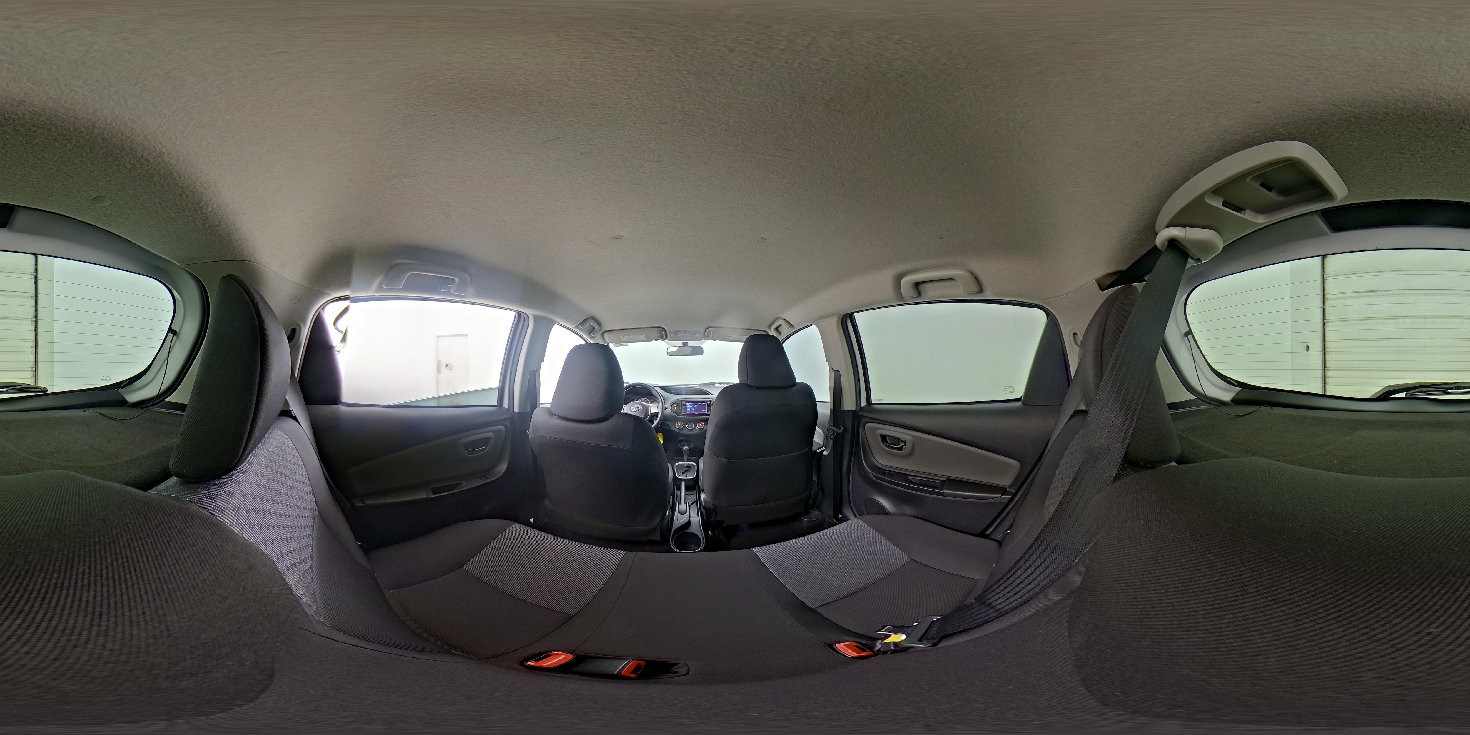 2015 Toyota Yaris LE - Photo 24