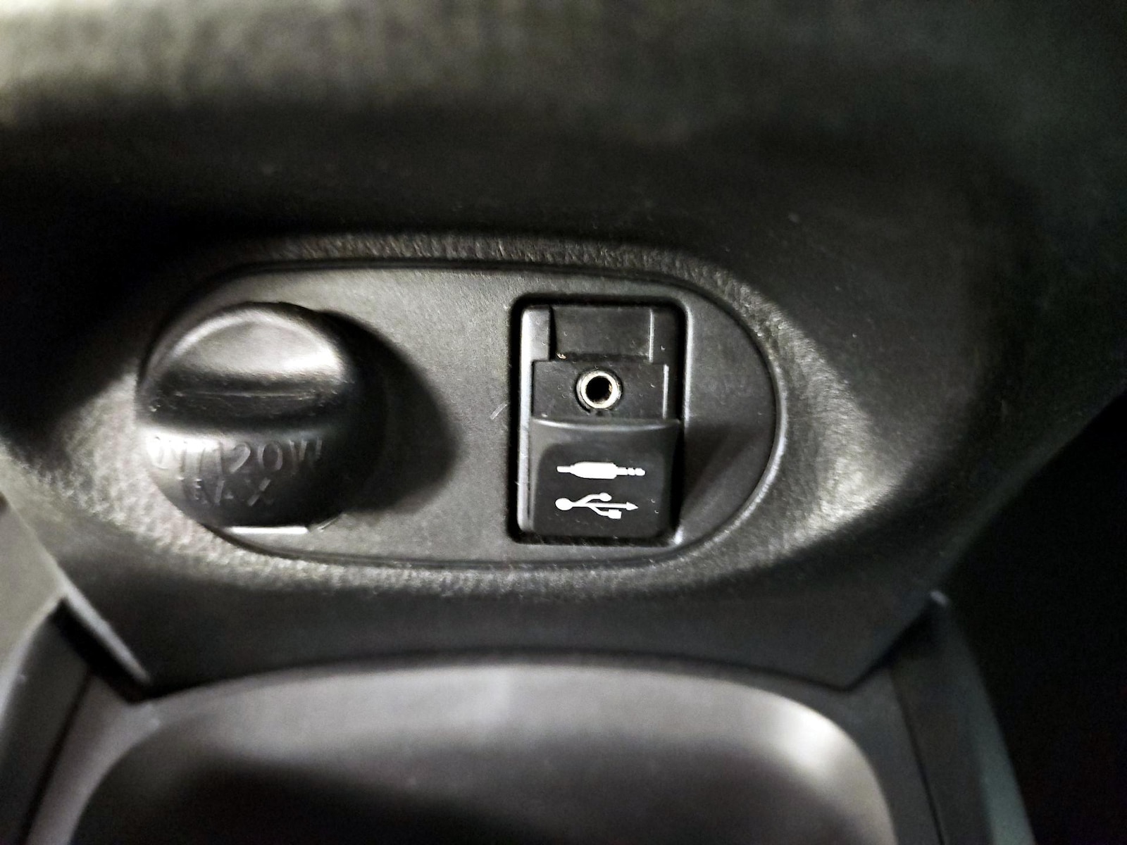 2015 Toyota Yaris LE - Photo 18