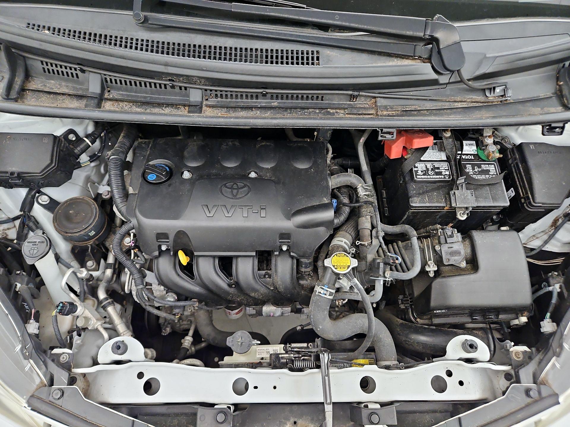 Thumbnail: 2015 Toyota Yaris - 20