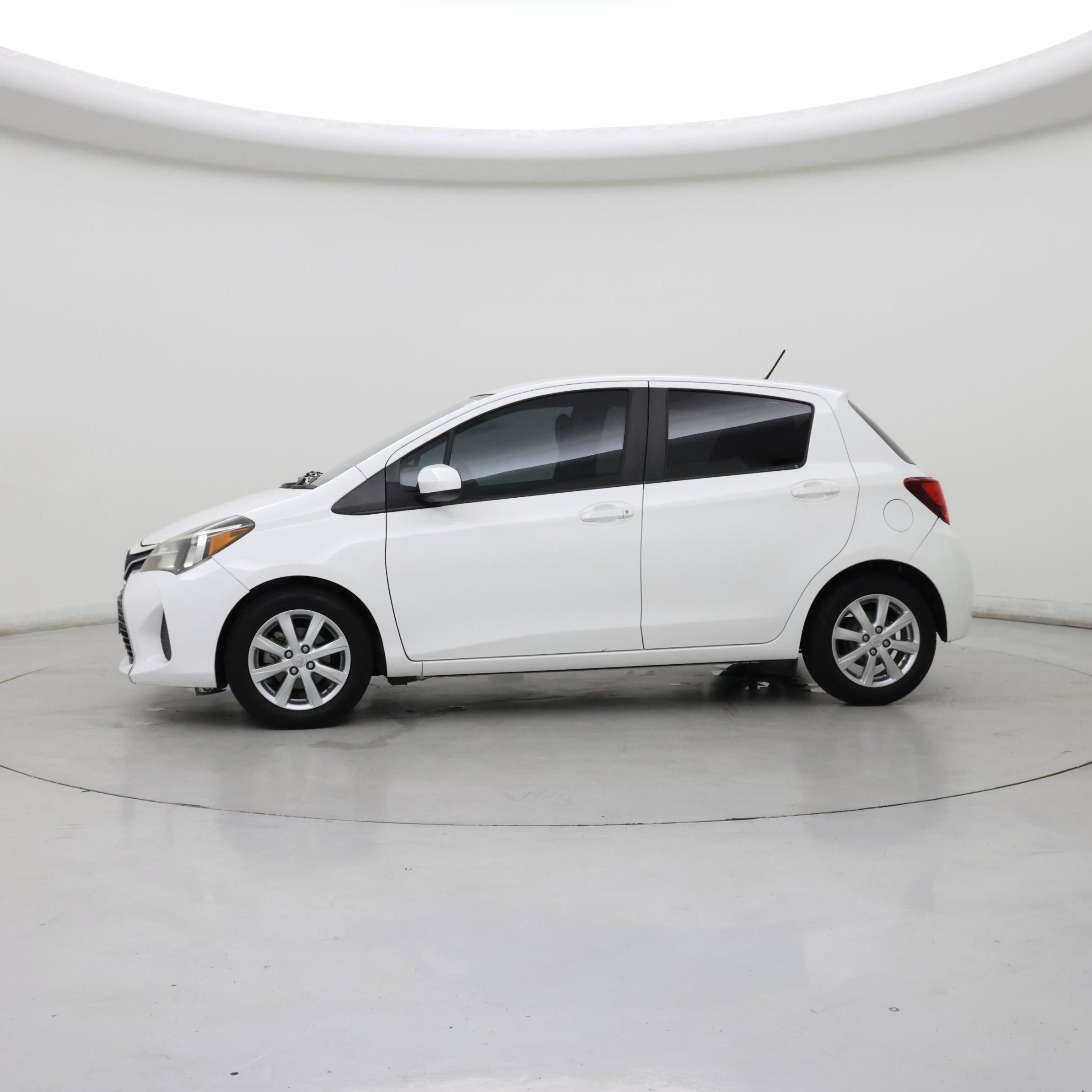 Thumbnail: 2015 Toyota Yaris - 3