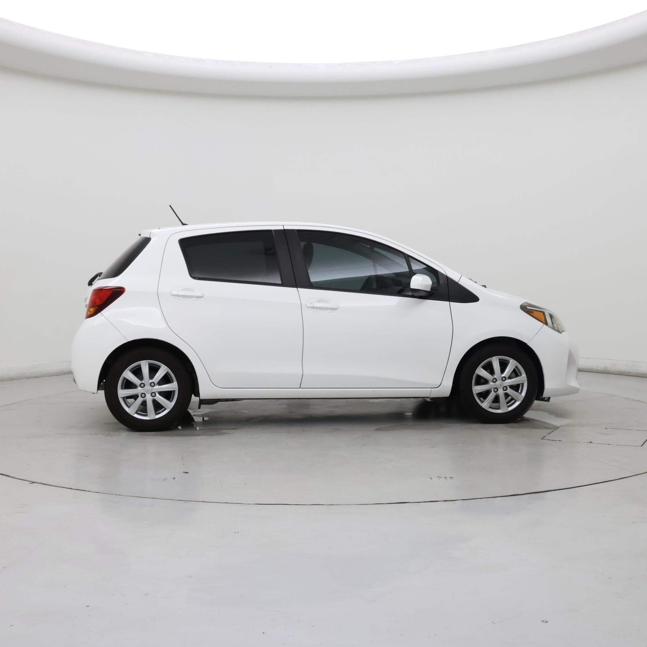 Thumbnail: 2015 Toyota Yaris - 7