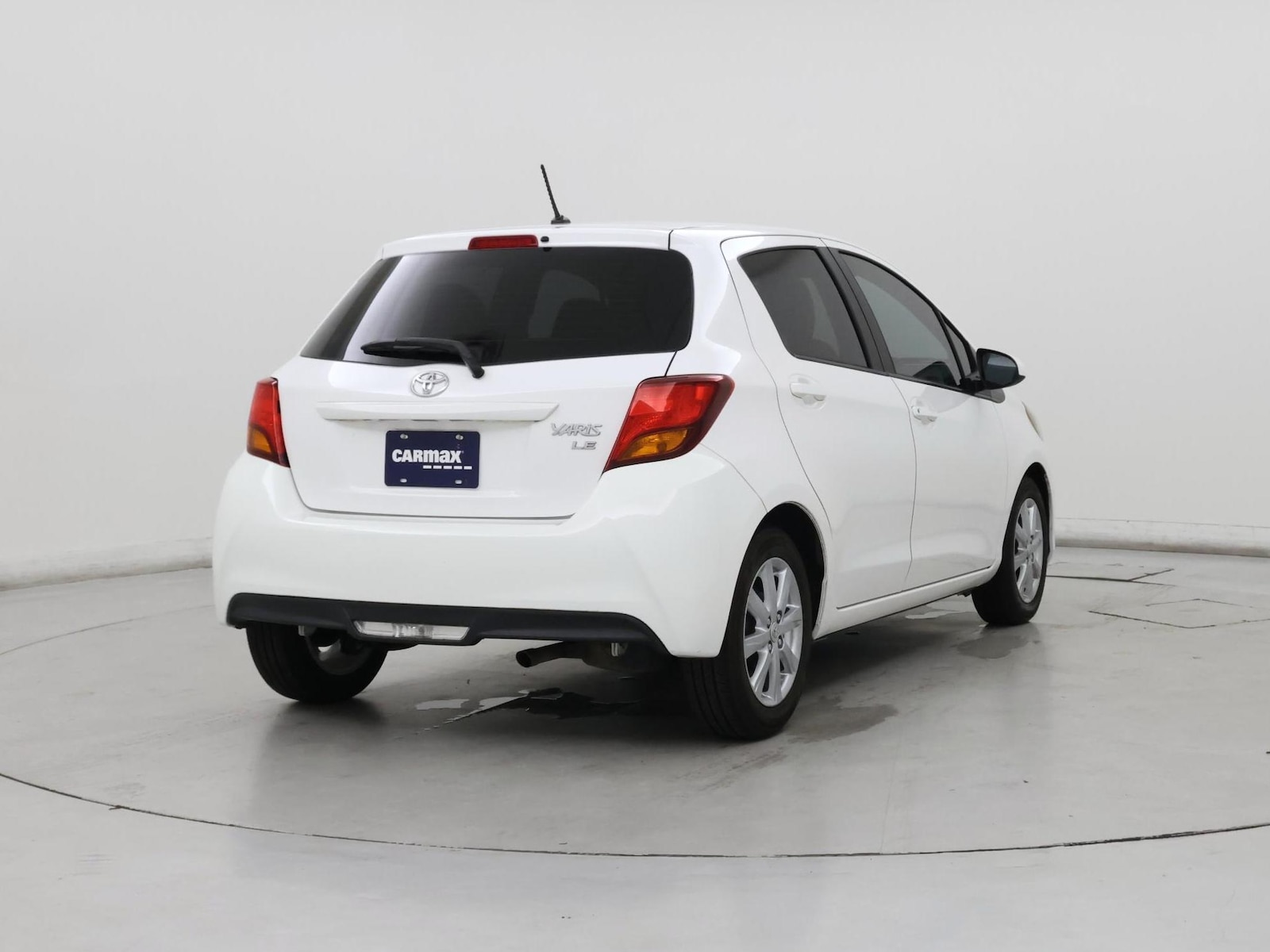 2015 Toyota Yaris LE - Photo 9