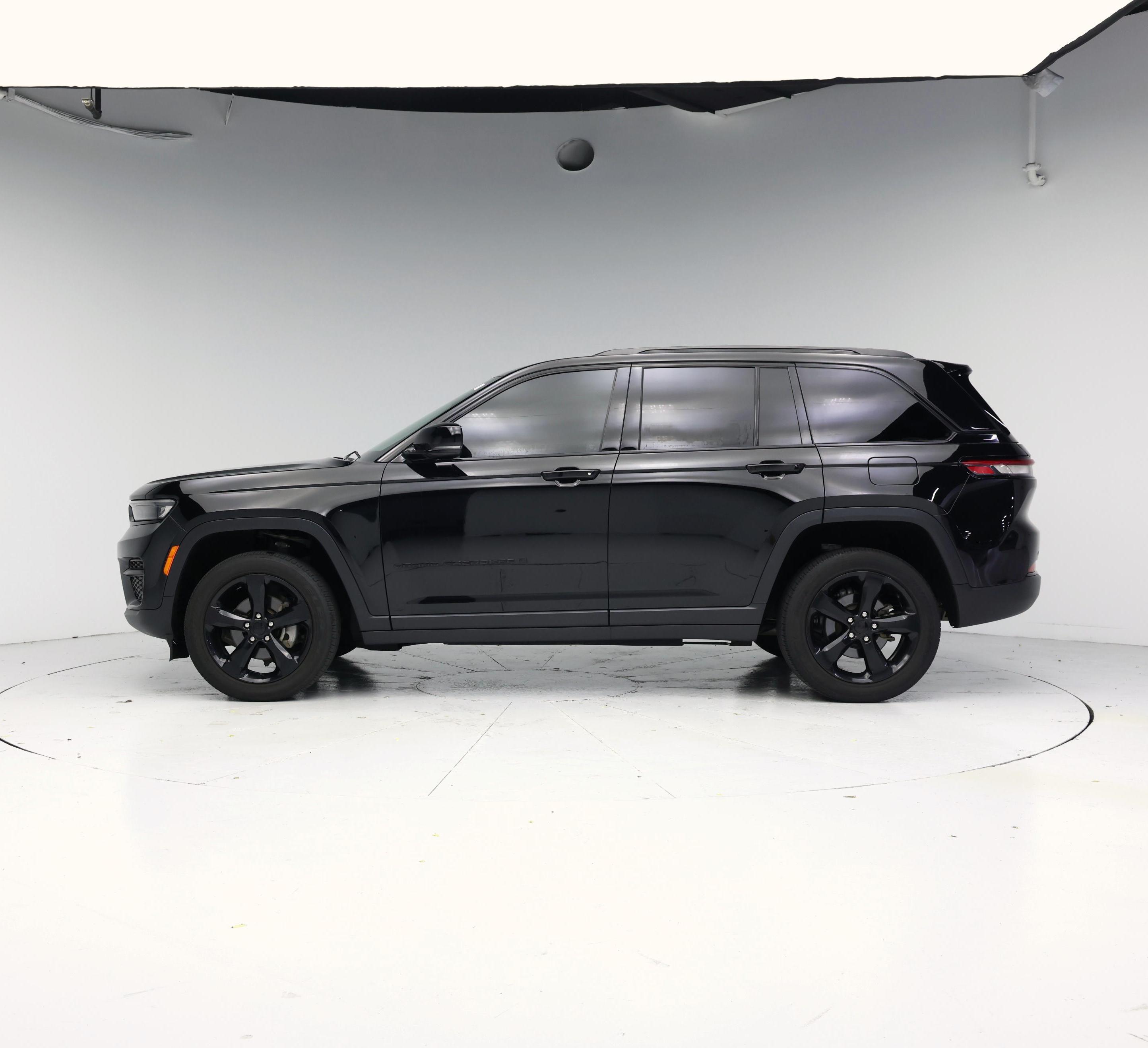 Thumbnail: 2022 Jeep Grand Cherokee - 3
