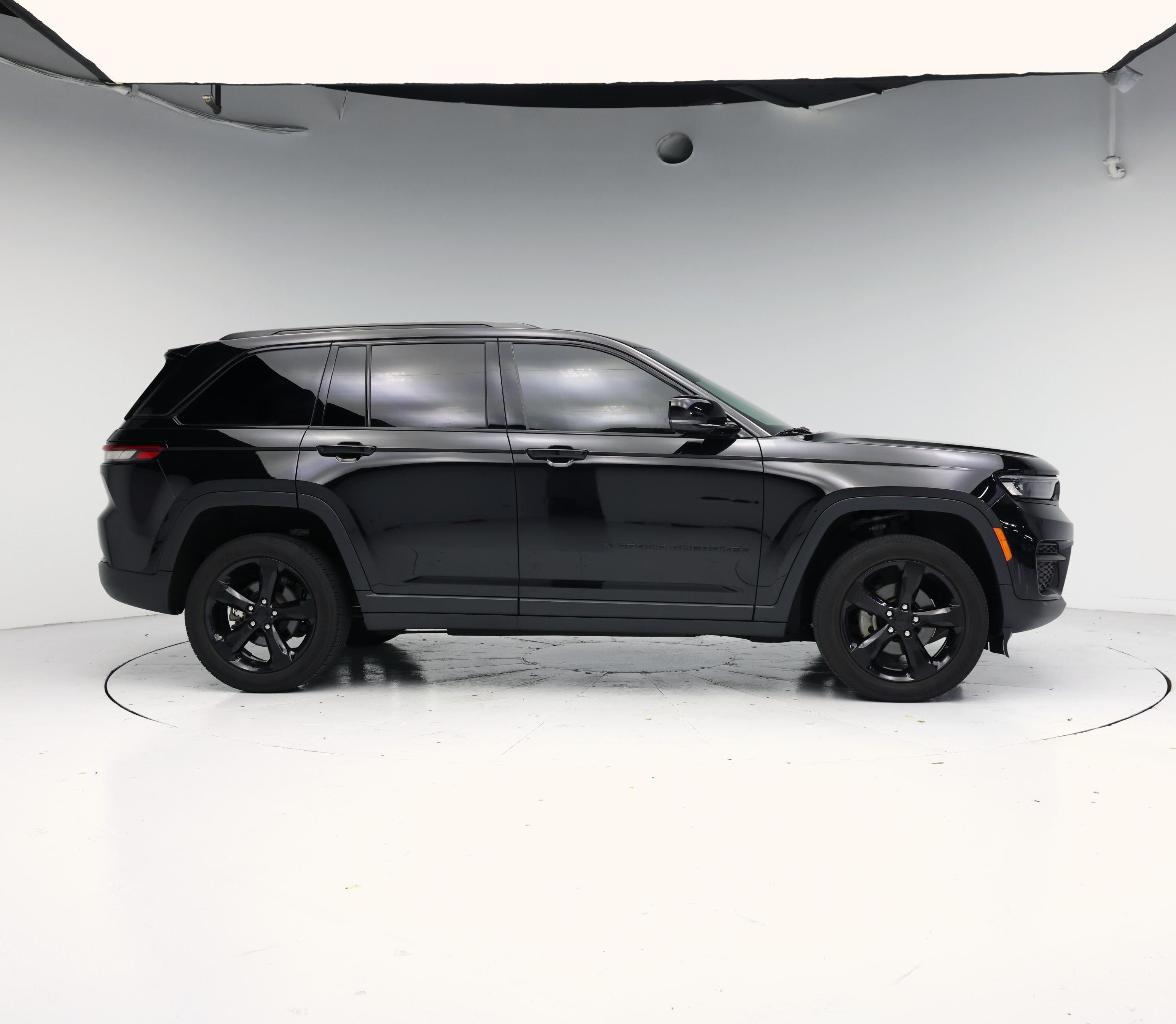 Thumbnail: 2022 Jeep Grand Cherokee - 7