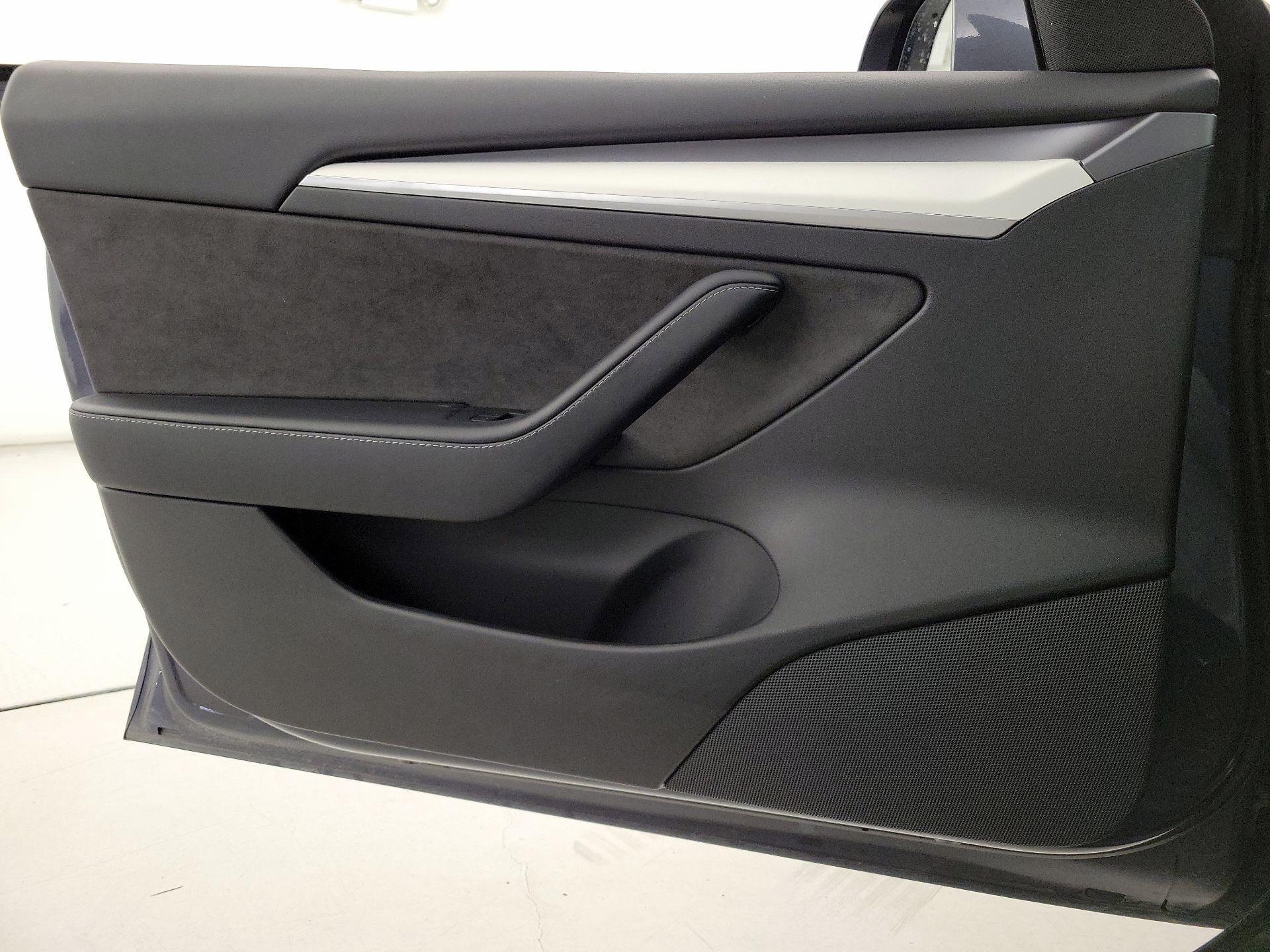 Thumbnail: 2022 Tesla Model 3 - 12