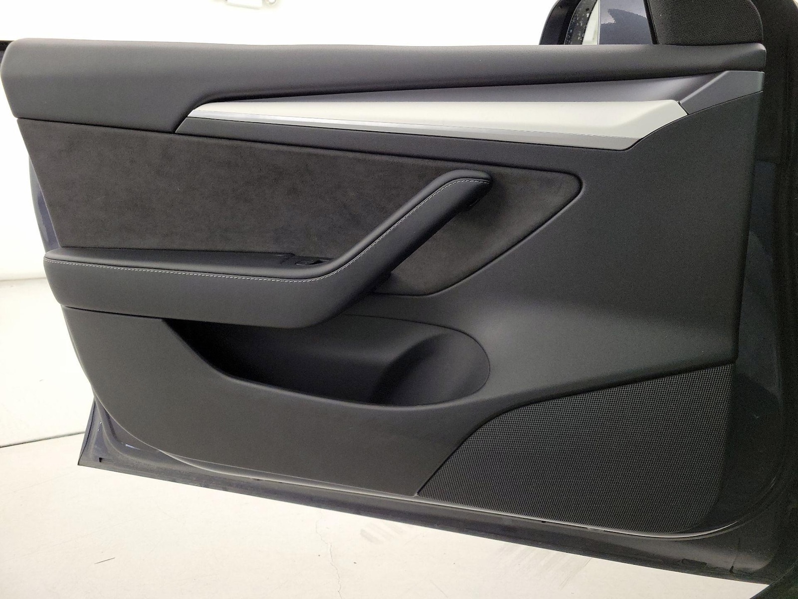 2022 Tesla Model 3 Long Range - Photo 13