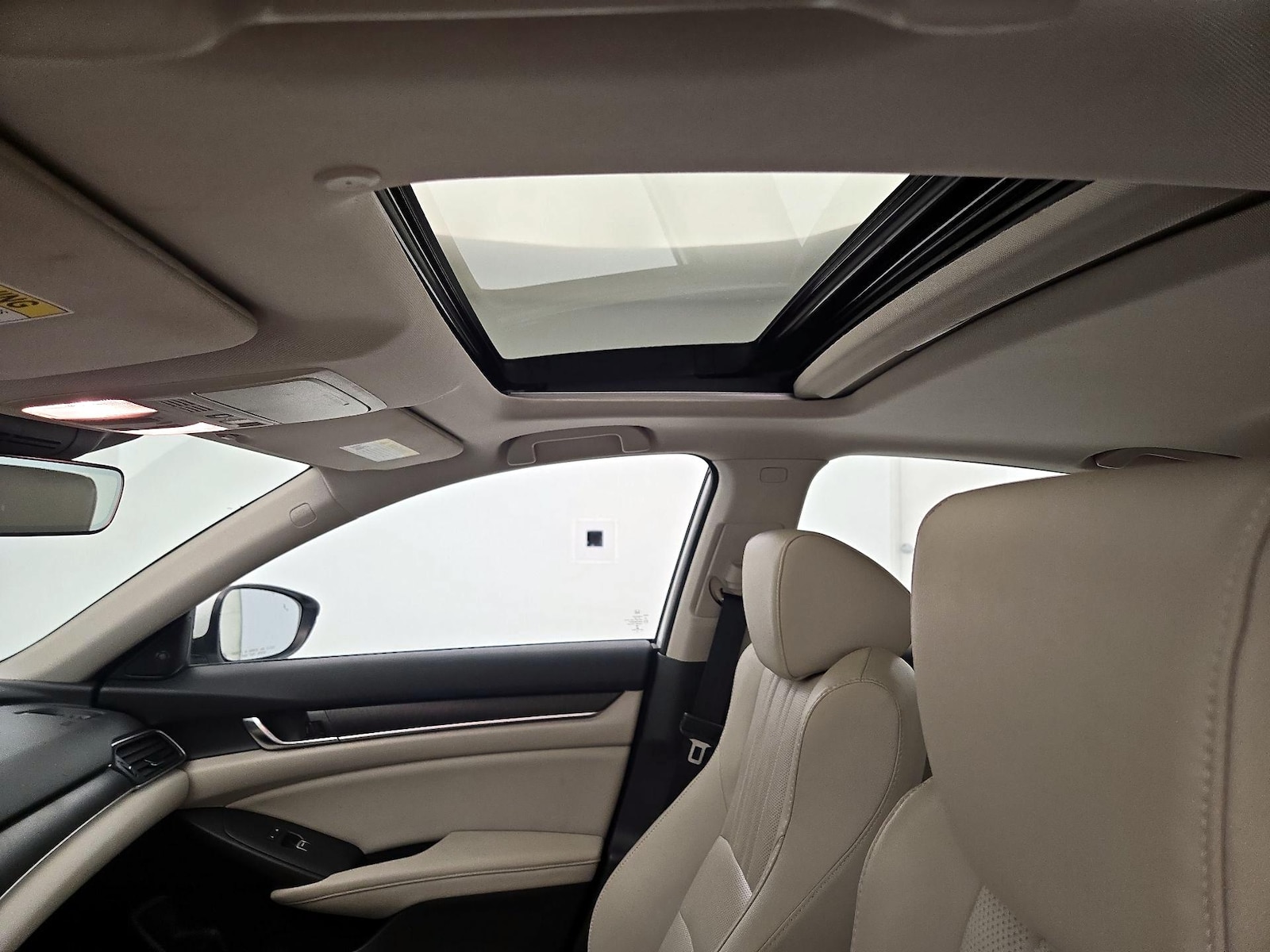 Sunroof(s) & Overhead Airbags