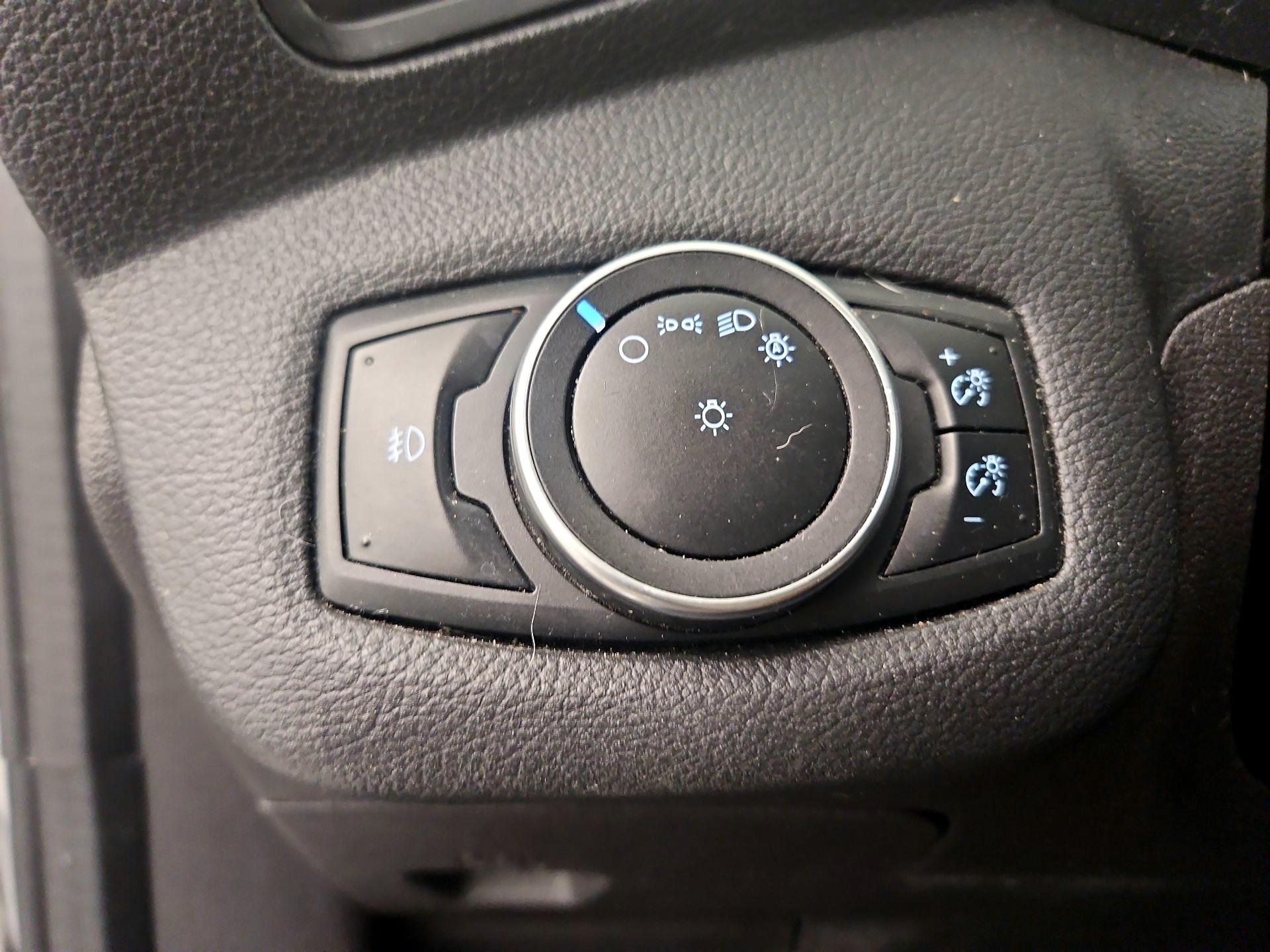 Thumbnail: 2015 Ford C-Max - 13