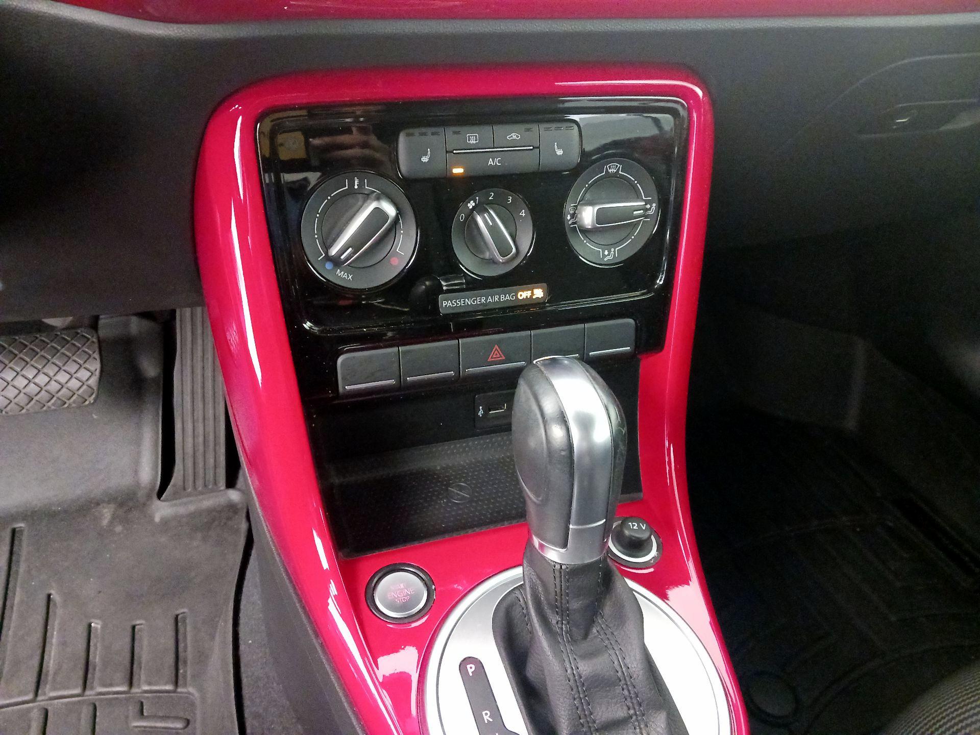Thumbnail: 2018 Volkswagen Beetle - 16