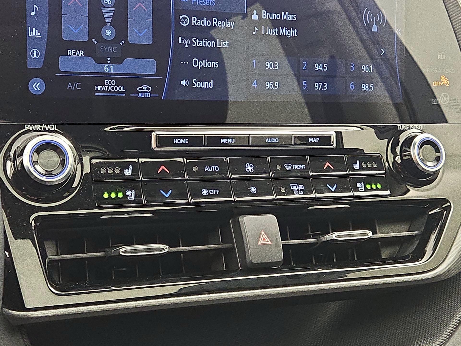 Thumbnail: 2021 Toyota Highlander - 17