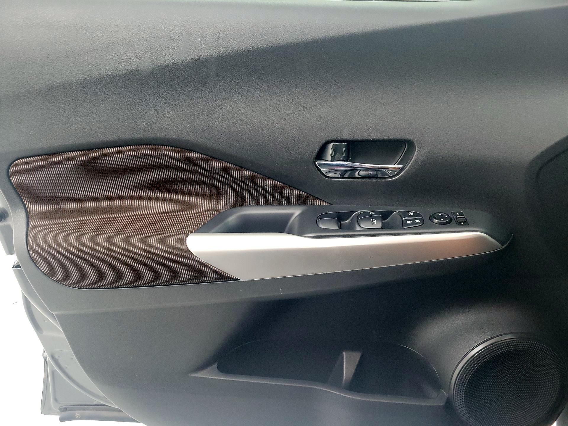 Thumbnail: 2020 Nissan Kicks - 12