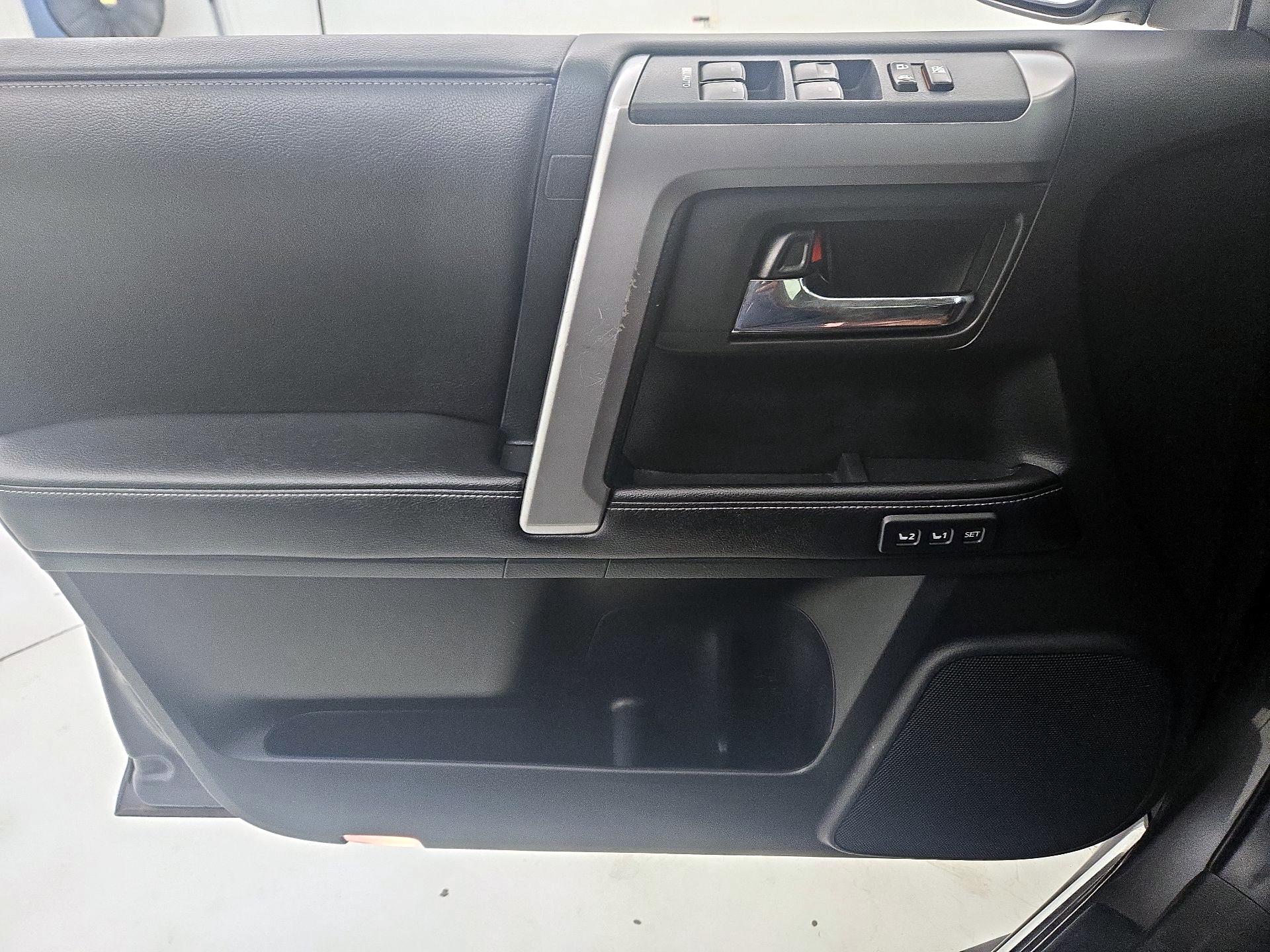 Thumbnail: 2016 Toyota 4Runner - 12