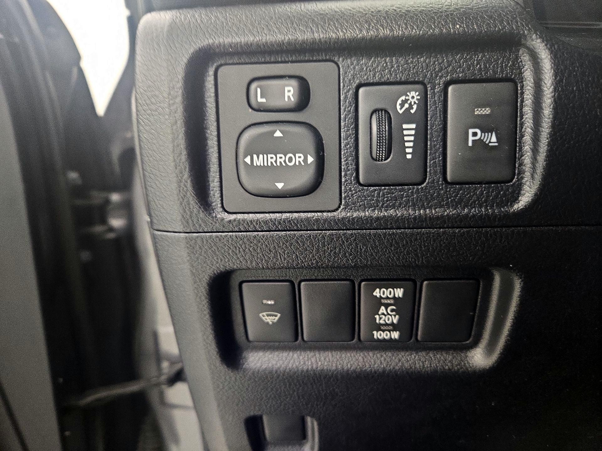 Thumbnail: 2016 Toyota 4Runner - 13